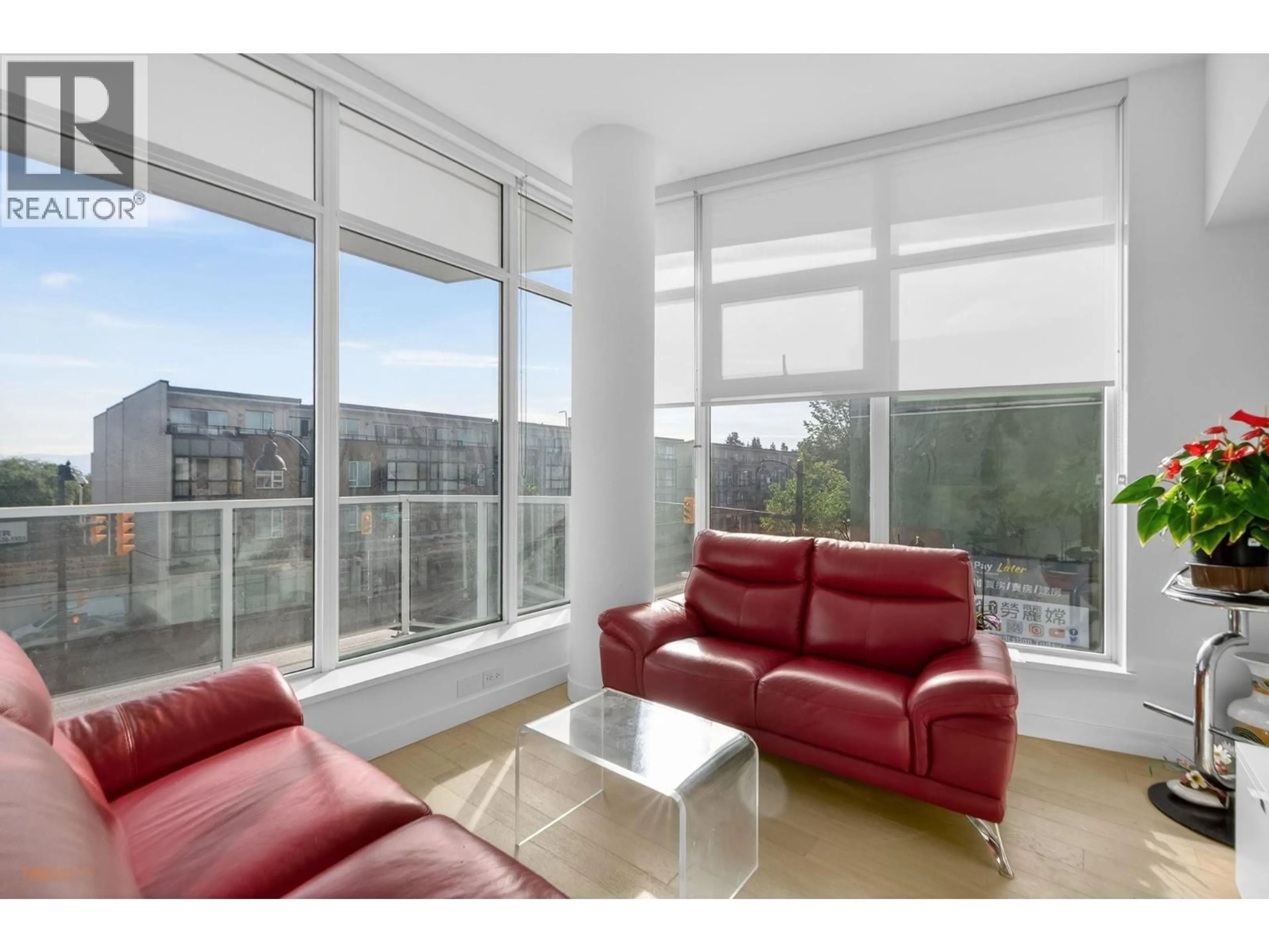 Living room with furniture, unknown for 312 - 2220 KINGSWAY, Vancouver British Columbia V5N2T7