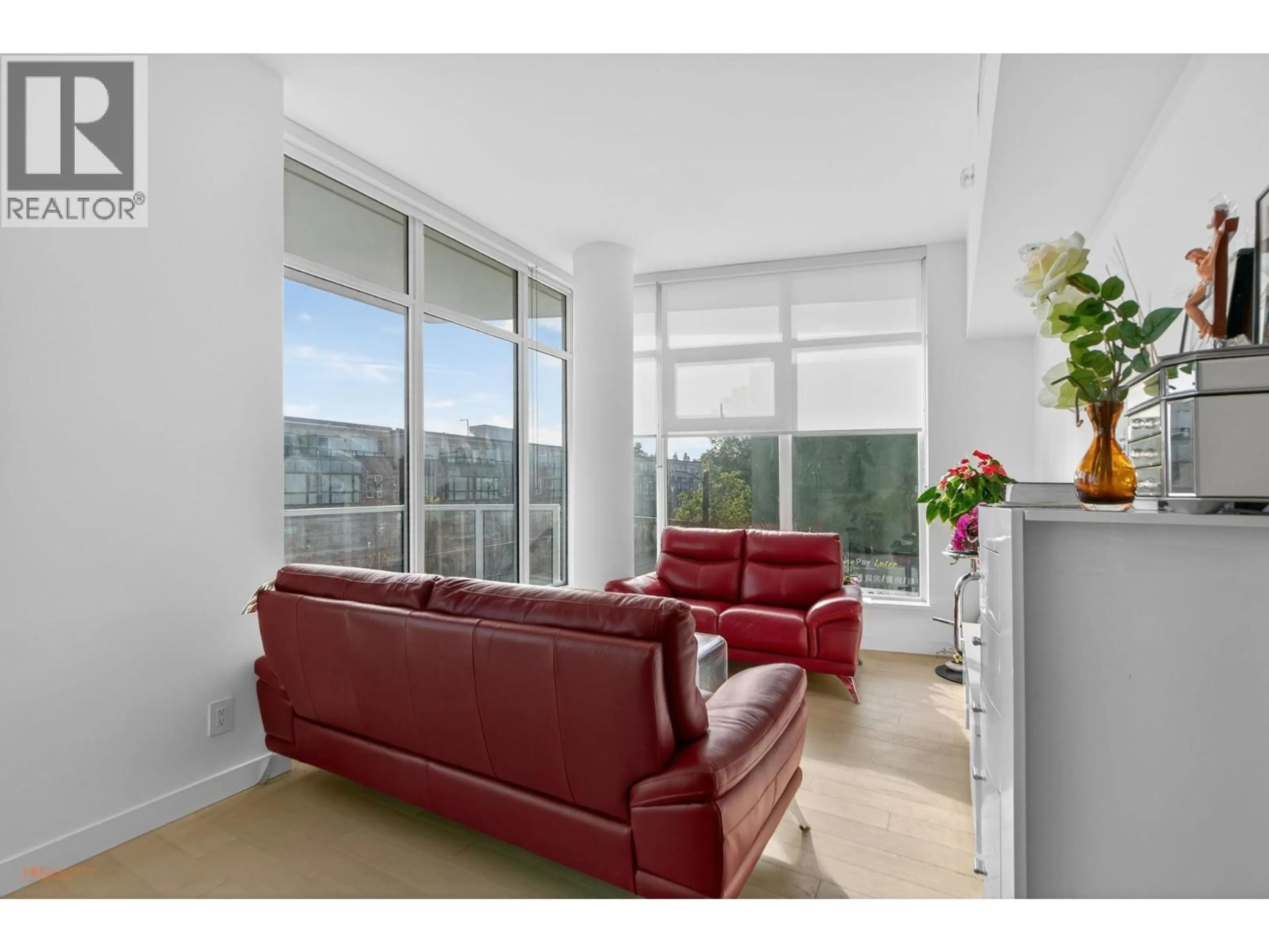 Living room with furniture, unknown for 312 - 2220 KINGSWAY, Vancouver British Columbia V5N2T7