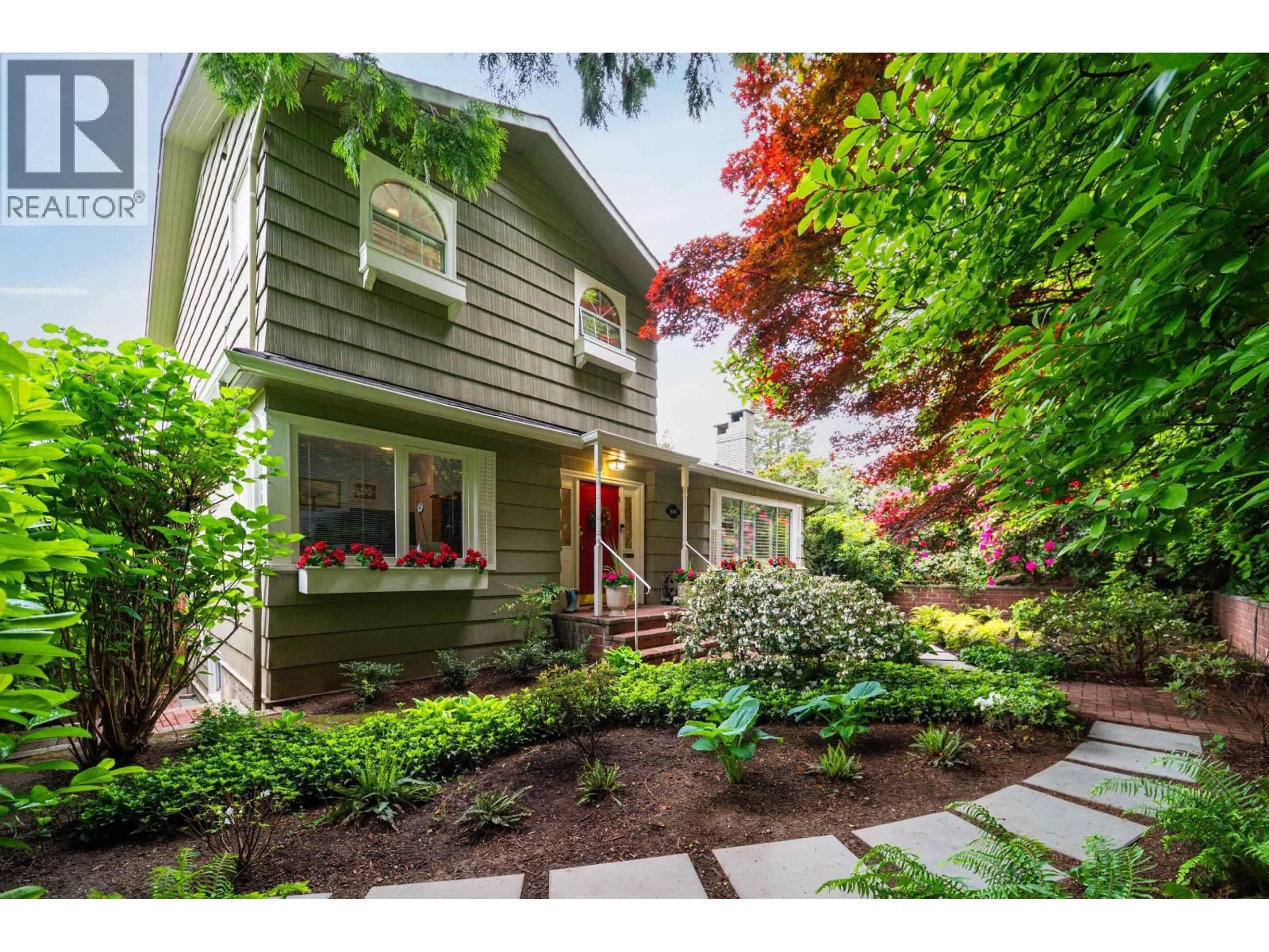 Home with vinyl exterior material, street for 1030 MATHERS AVENUE, West Vancouver British Columbia V7T2G2