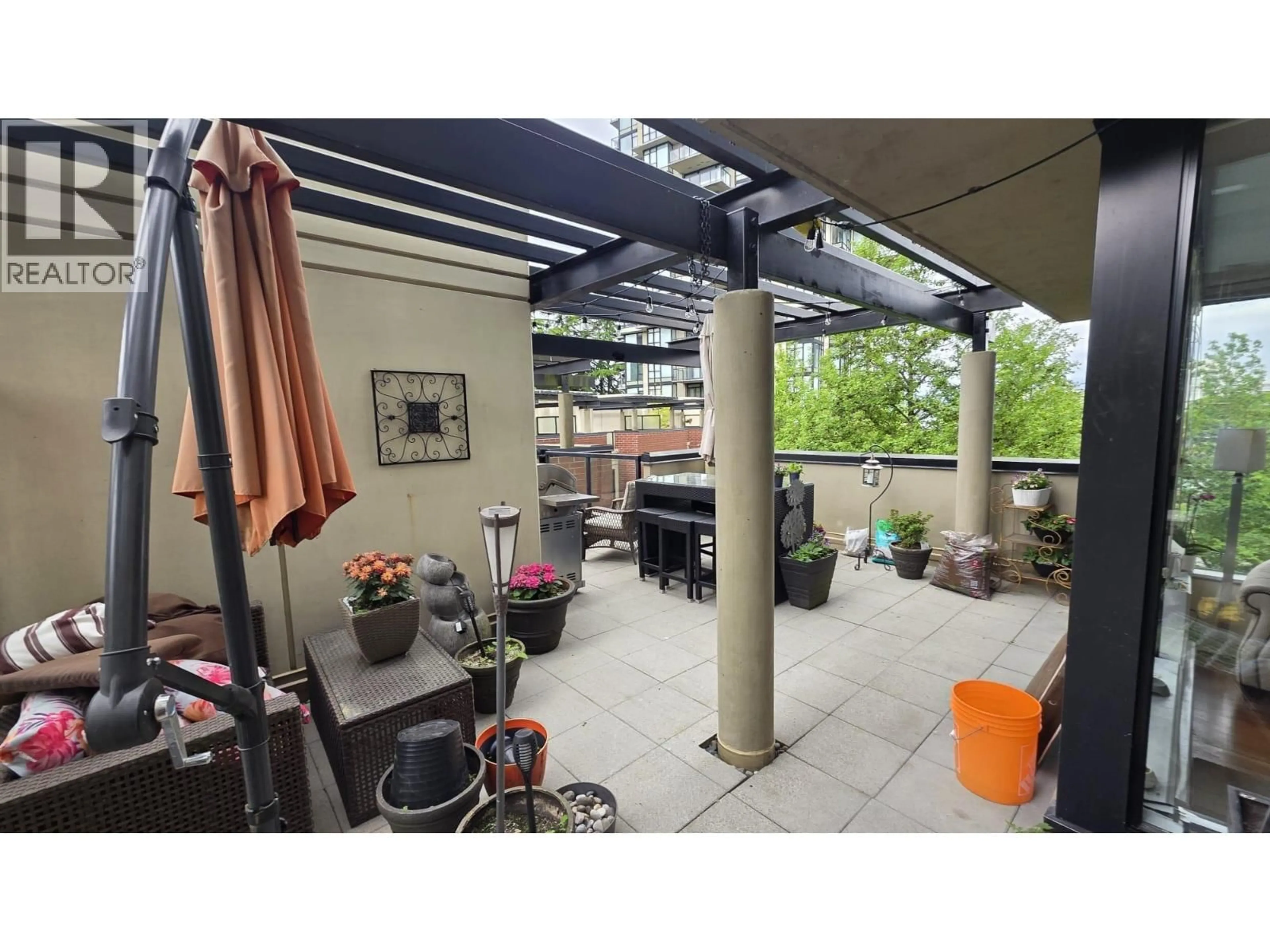 Patio, street for 405 - 11 ROYAL AVENUE, New Westminster British Columbia V3L0A8