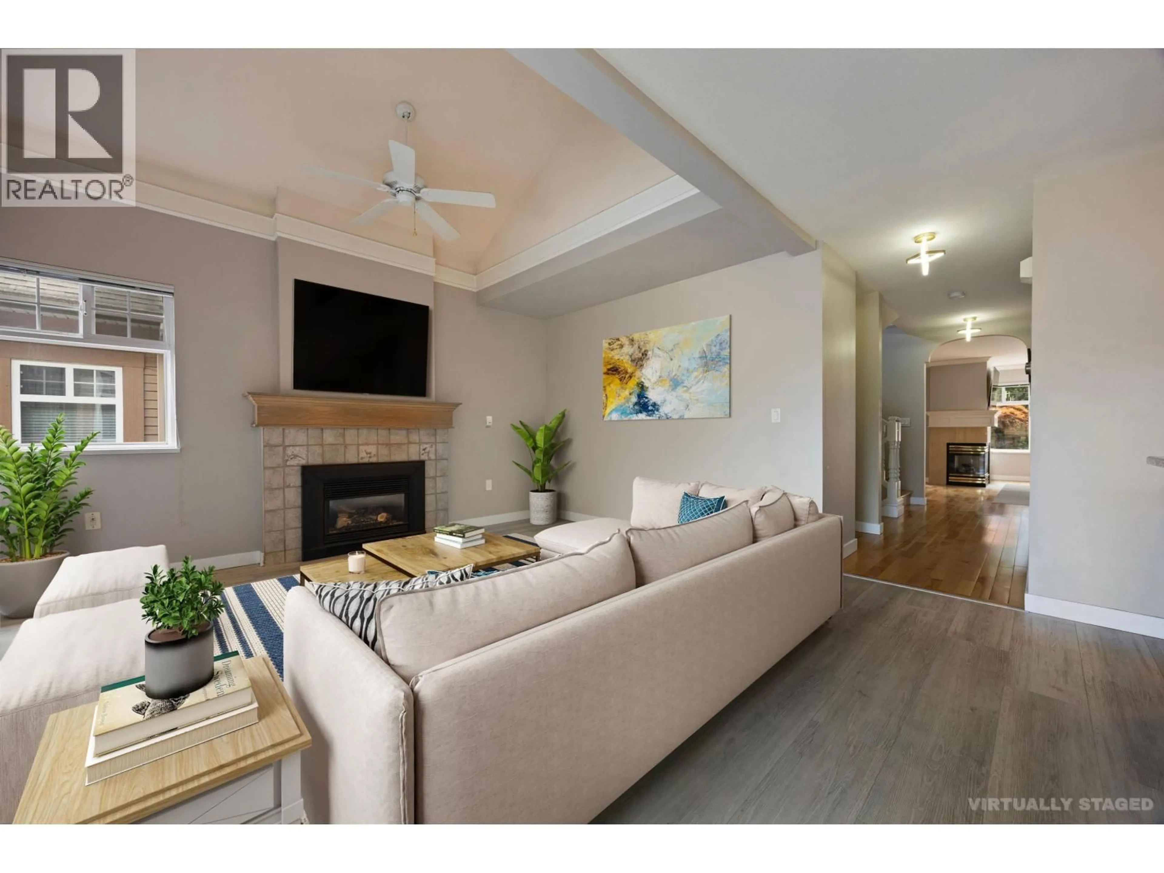 Living room with furniture, unknown for 7 - 5201 OAKMOUNT CRESCENT, Burnaby British Columbia V5H4S8