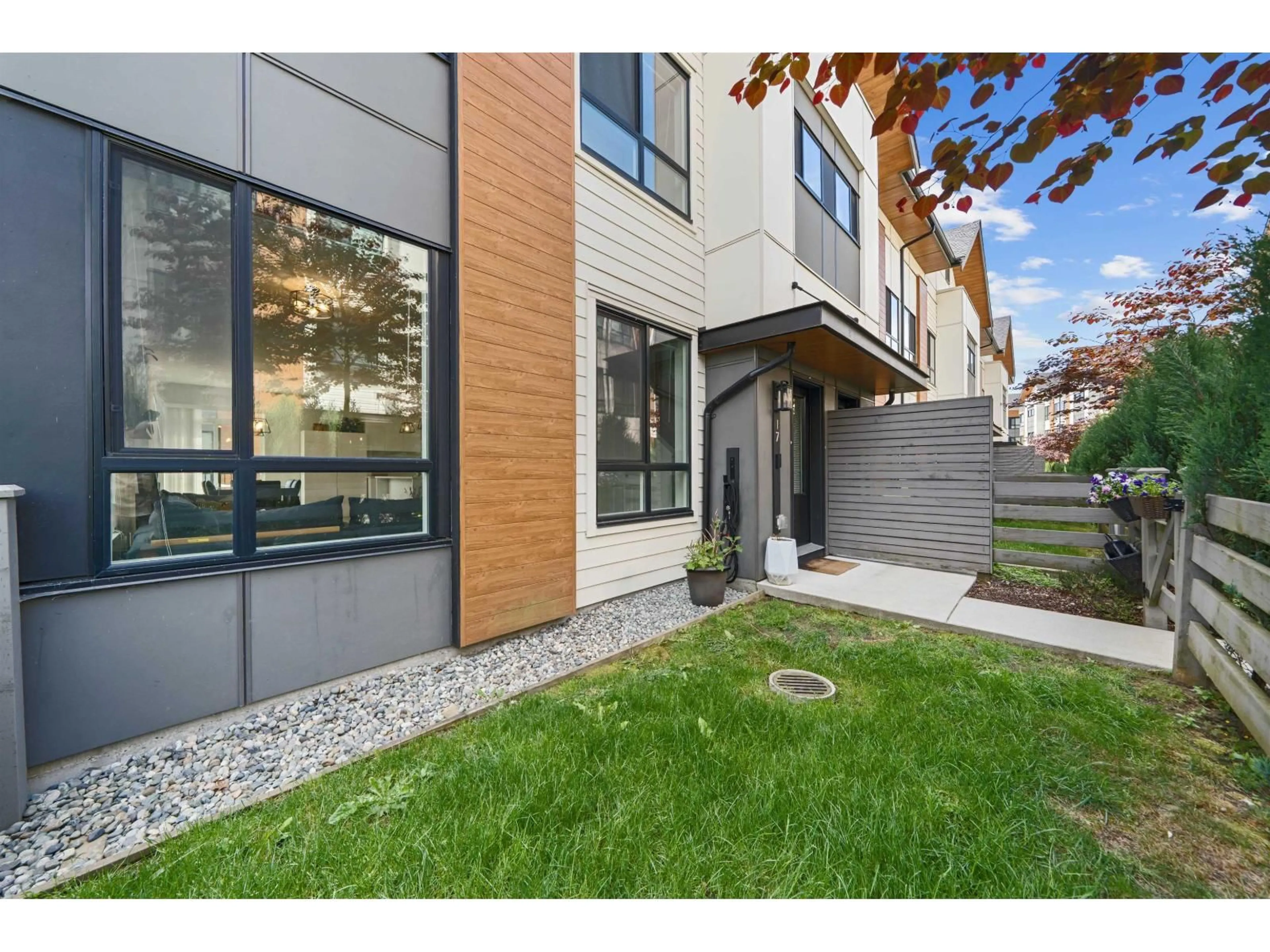 Unknown for 17 - 15151 EDMUND DRIVE, Surrey British Columbia V3S0B2