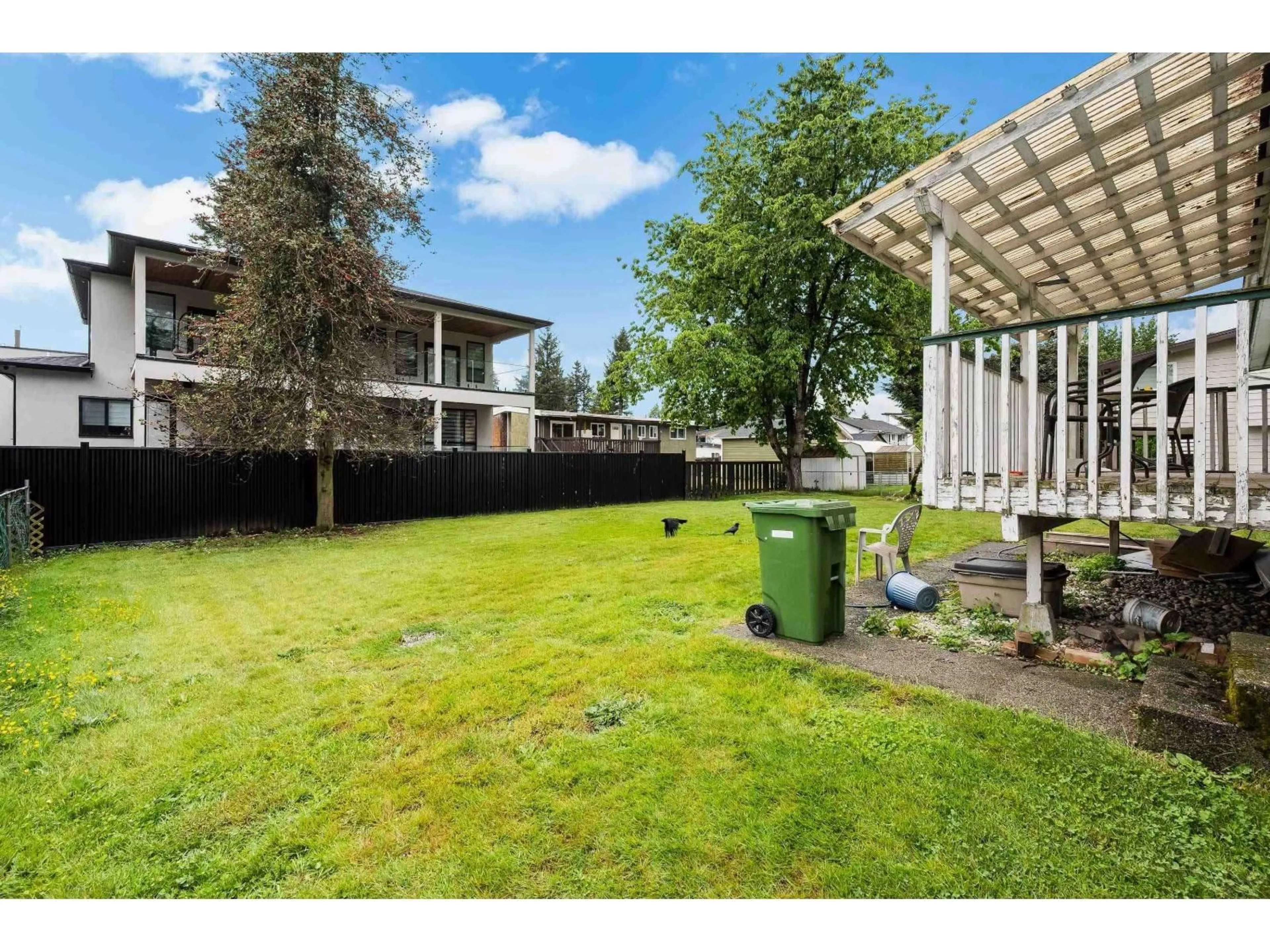 A pic from outside/outdoor area/front of a property/back of a property/a pic from drone, unknown for 2141 LYNDEN STREET, Abbotsford British Columbia V2T3B6