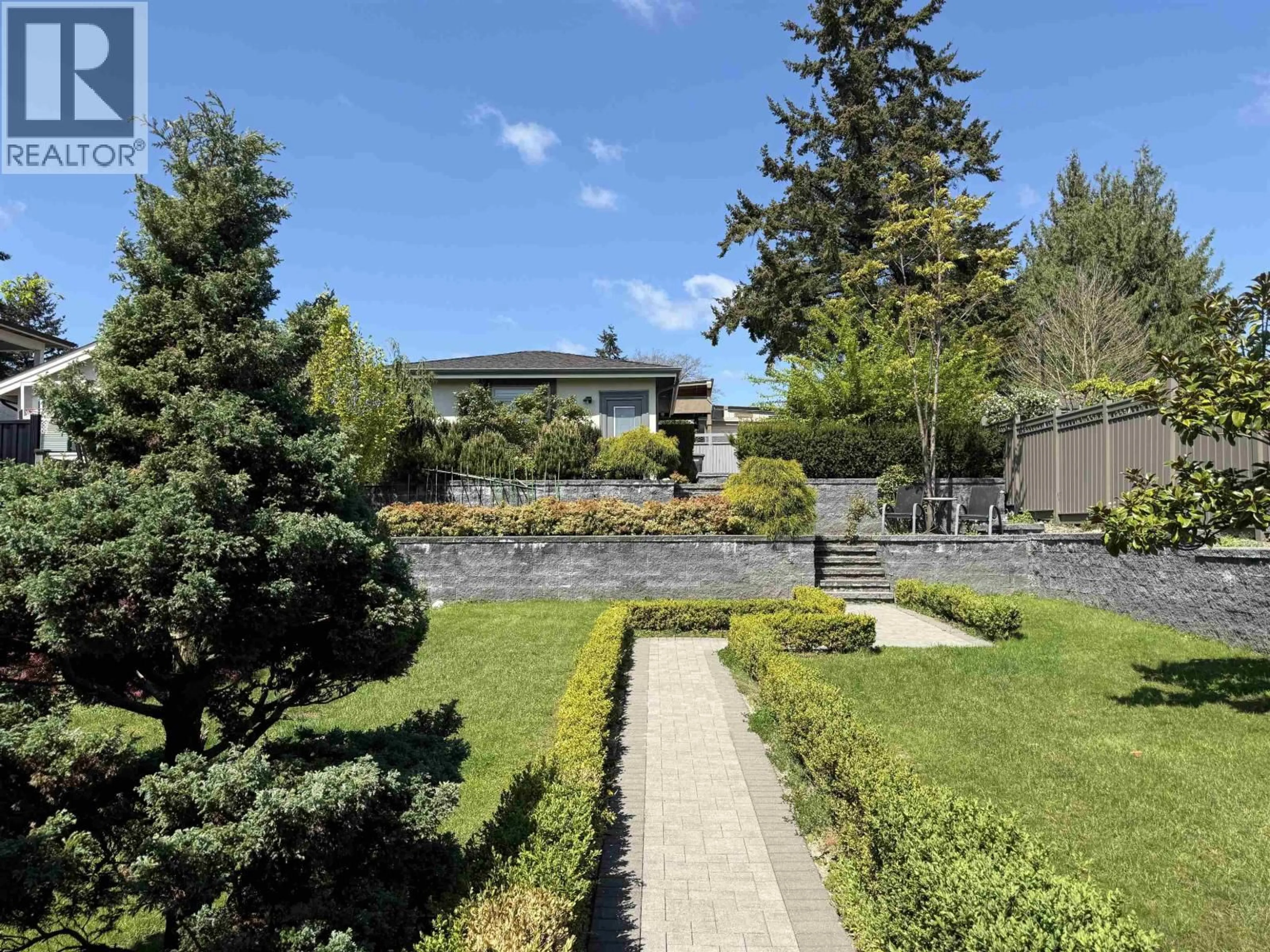 A pic from outside/outdoor area/front of a property/back of a property/a pic from drone, street for 7525 13TH AVENUE, Burnaby British Columbia V3N2E3
