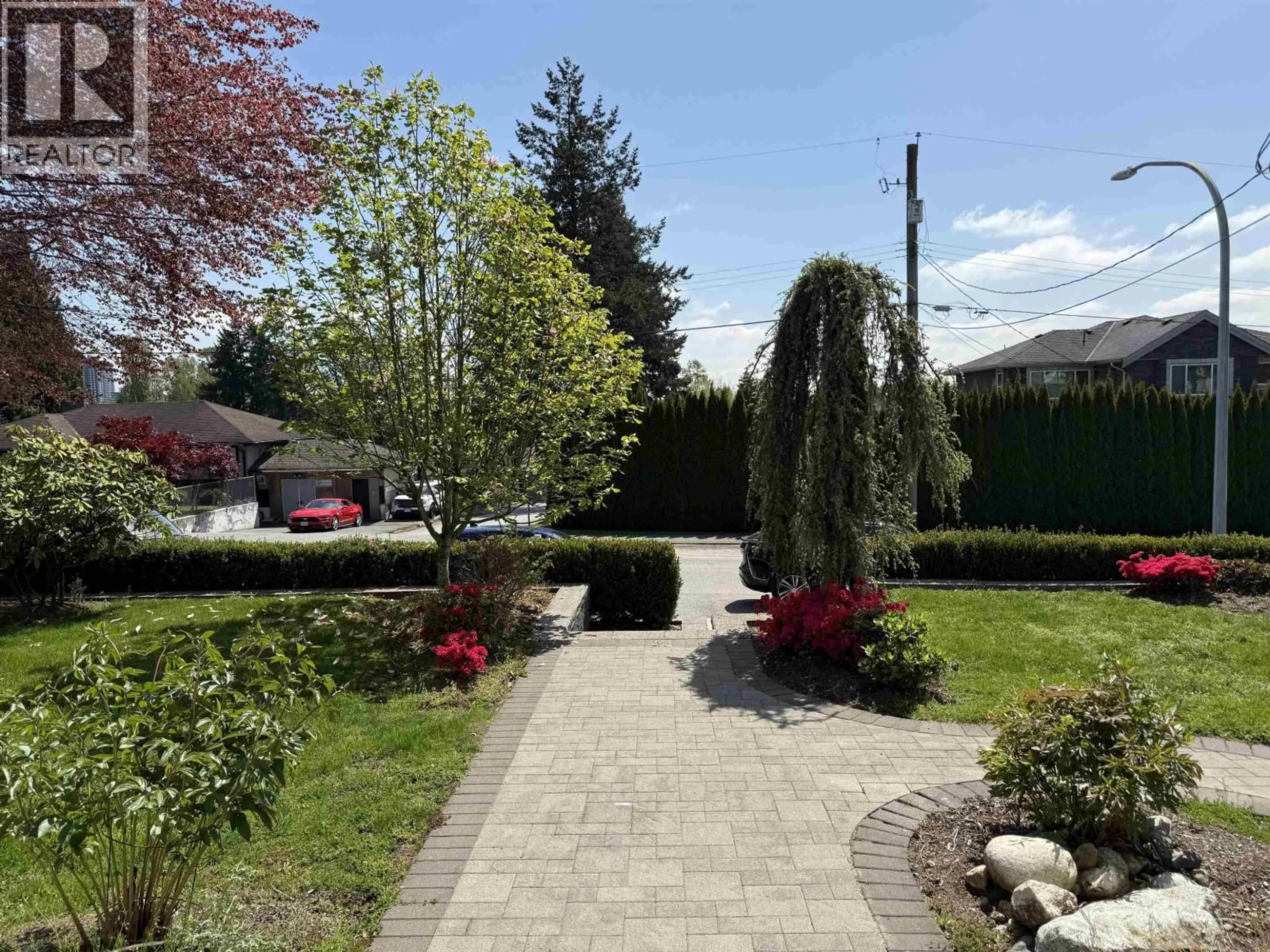 Patio, street for 7525 13TH AVENUE, Burnaby British Columbia V3N2E3
