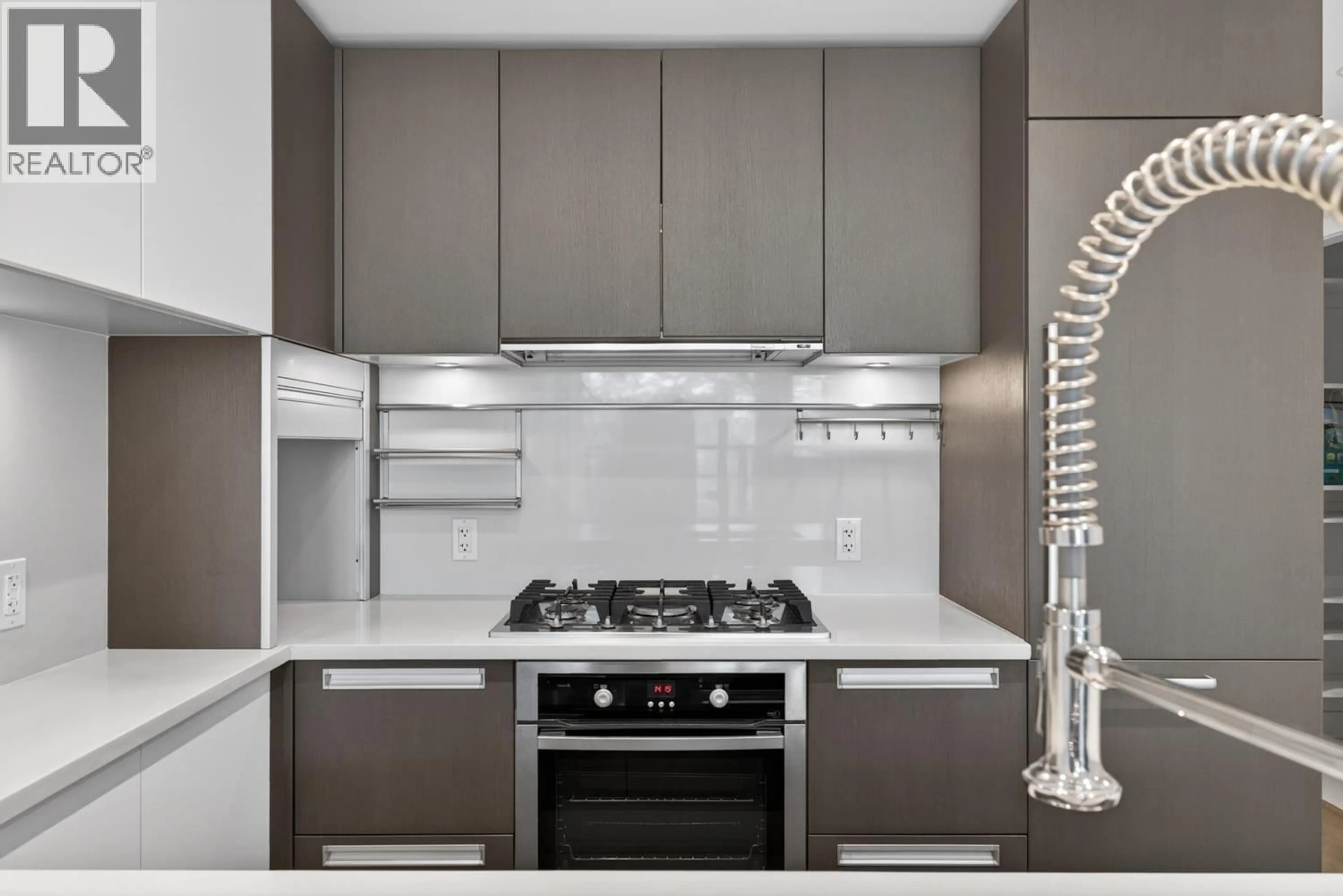 Standard kitchen, ceramic/tile floor for 217 - 288 1ST AVENUE, Vancouver British Columbia V5Y0E9
