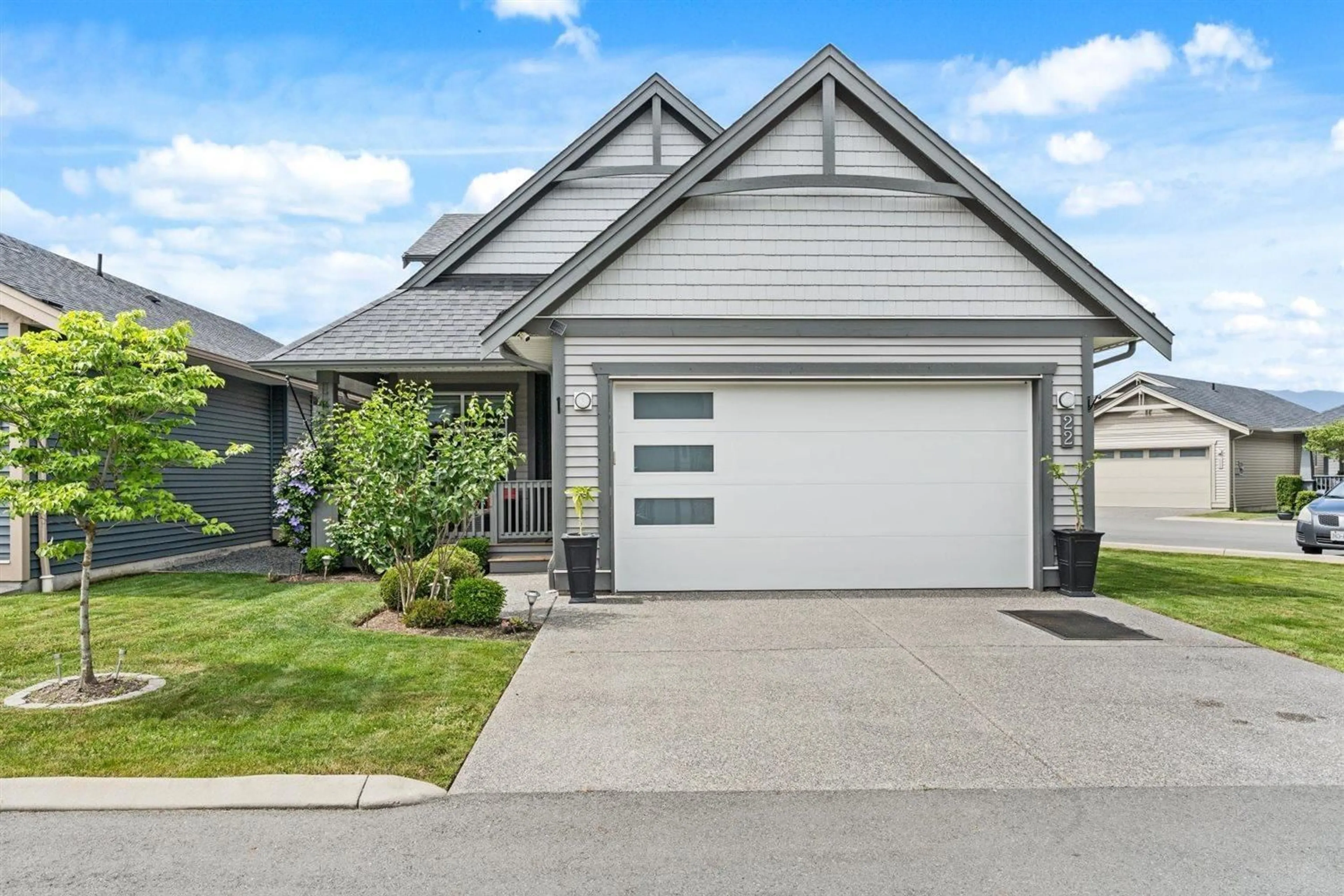 Home with vinyl exterior material, street for 22 - 6211 CHILLIWACK RIVER ROAD, Chilliwack British Columbia V2R6A7