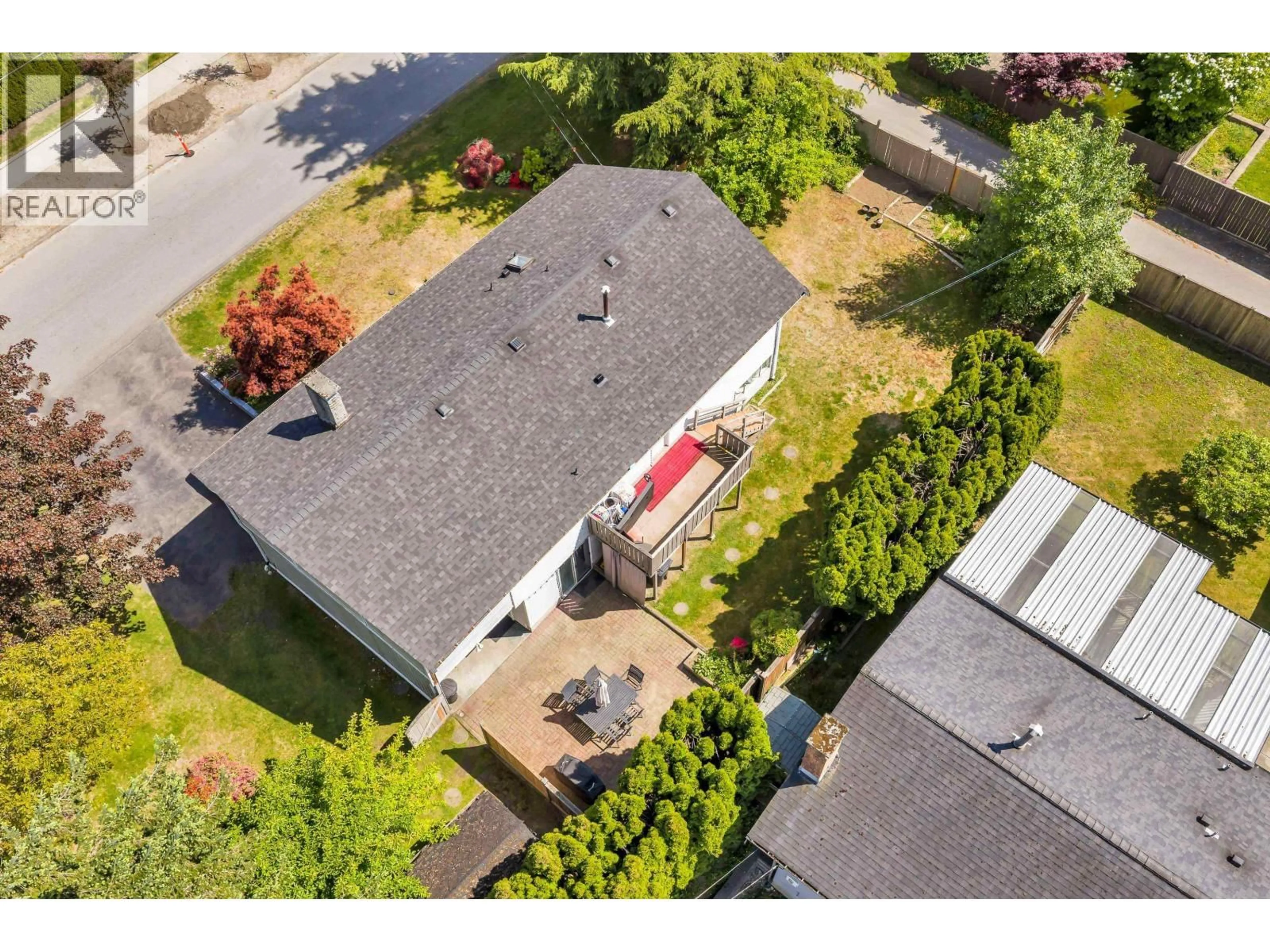 A pic from outside/outdoor area/front of a property/back of a property/a pic from drone, street for 740 TOWNLEY STREET, Coquitlam British Columbia V3J4N3