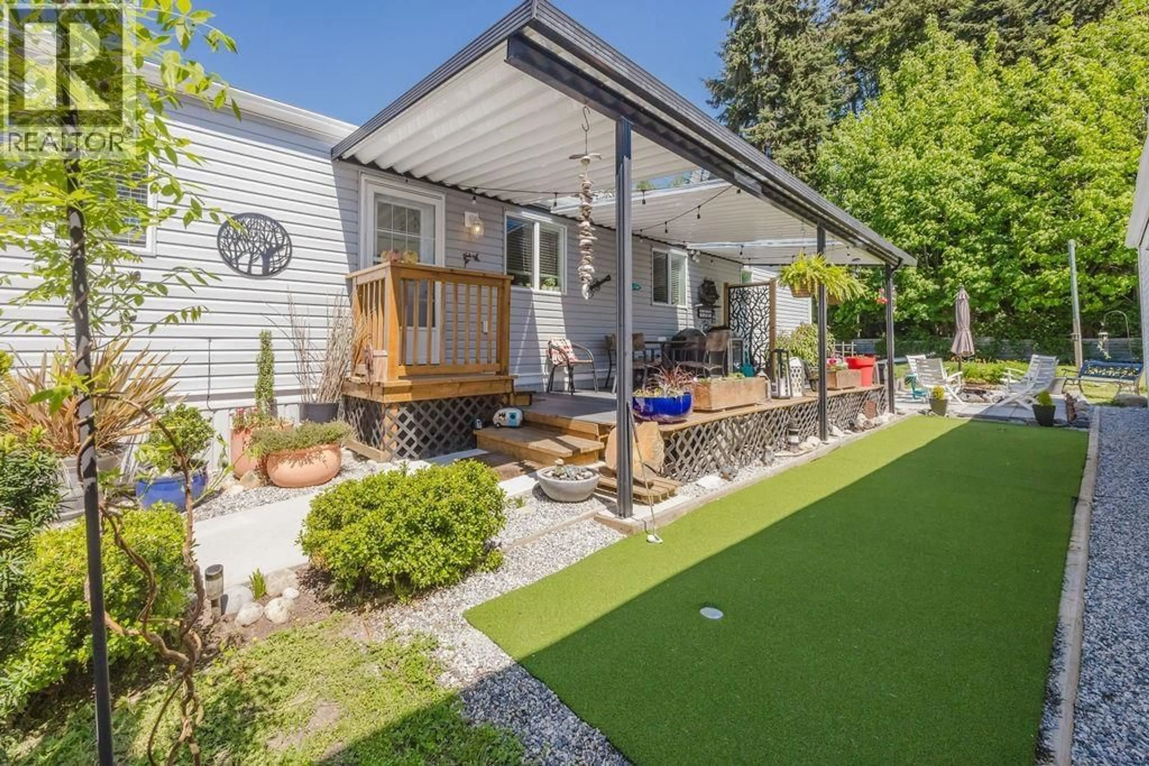 Patio, street for 13 - 4496 SUNSHINE COAST HIGHWAY, Sechelt British Columbia V7Z0C3