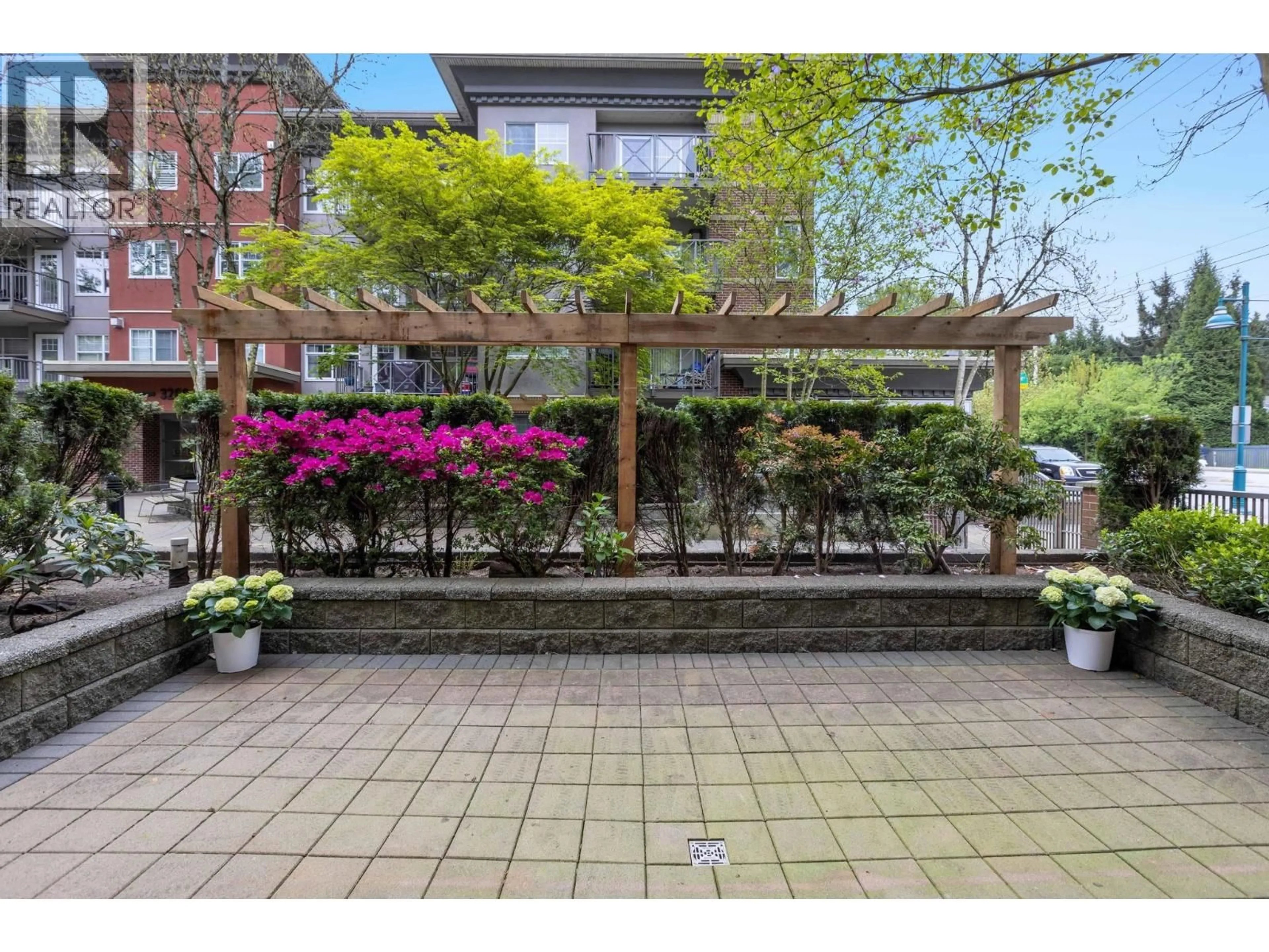 Patio, street for 102 - 3250 ST JOHNS STREET, Port Moody British Columbia V3H0B1