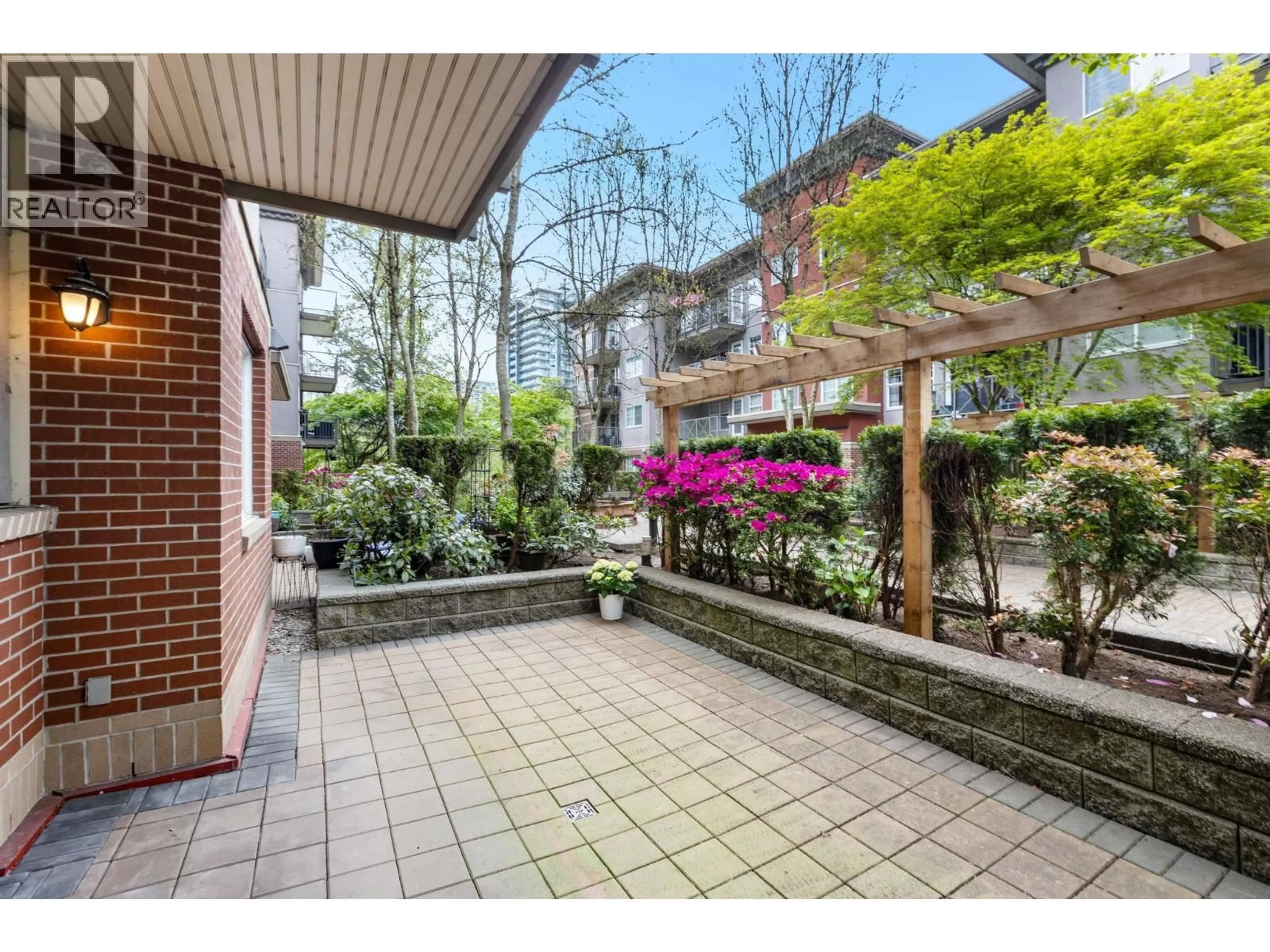 Patio, street for 102 - 3250 ST JOHNS STREET, Port Moody British Columbia V3H0B1