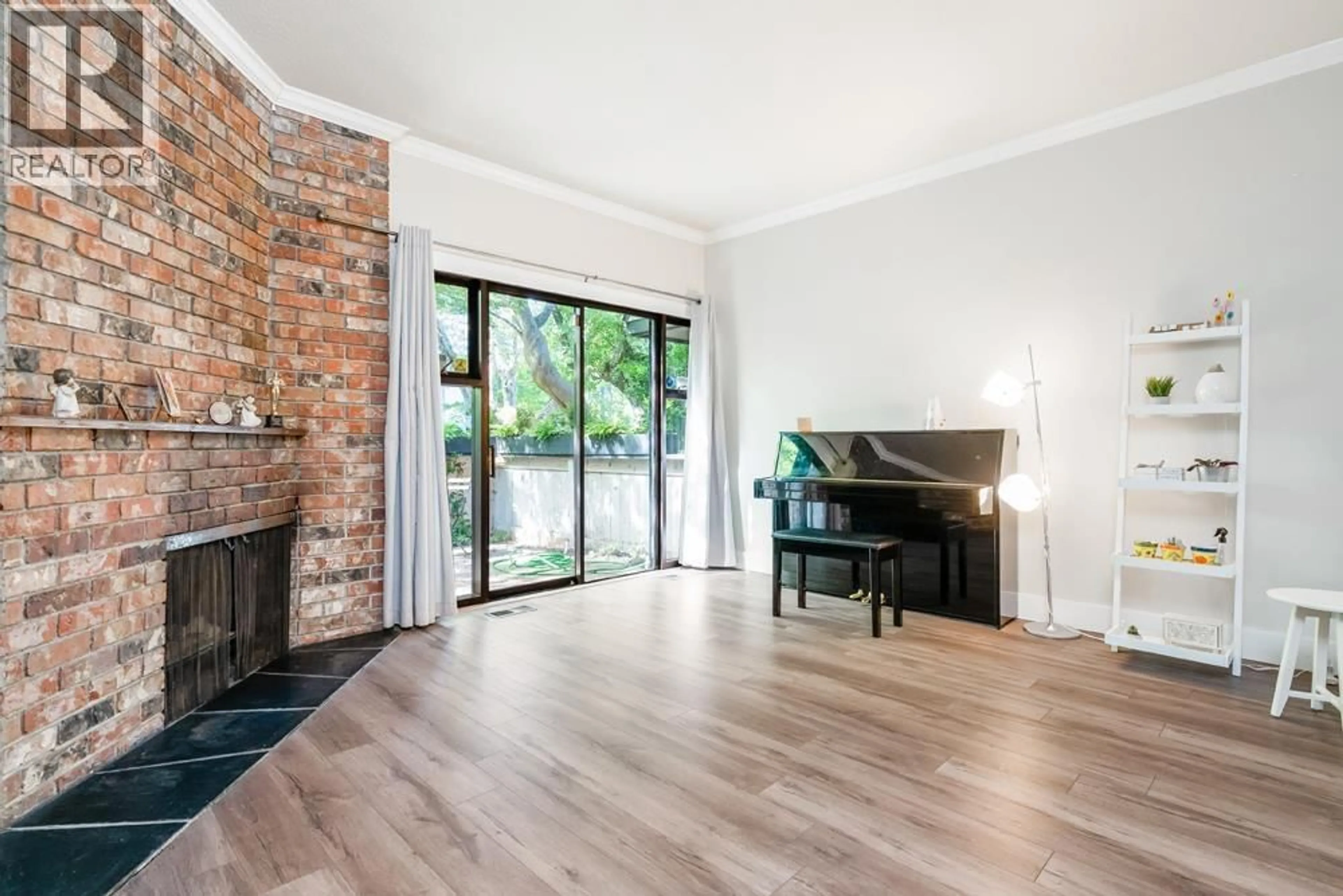 Unknown for 5416 YEW STREET, Vancouver British Columbia V6M3X8