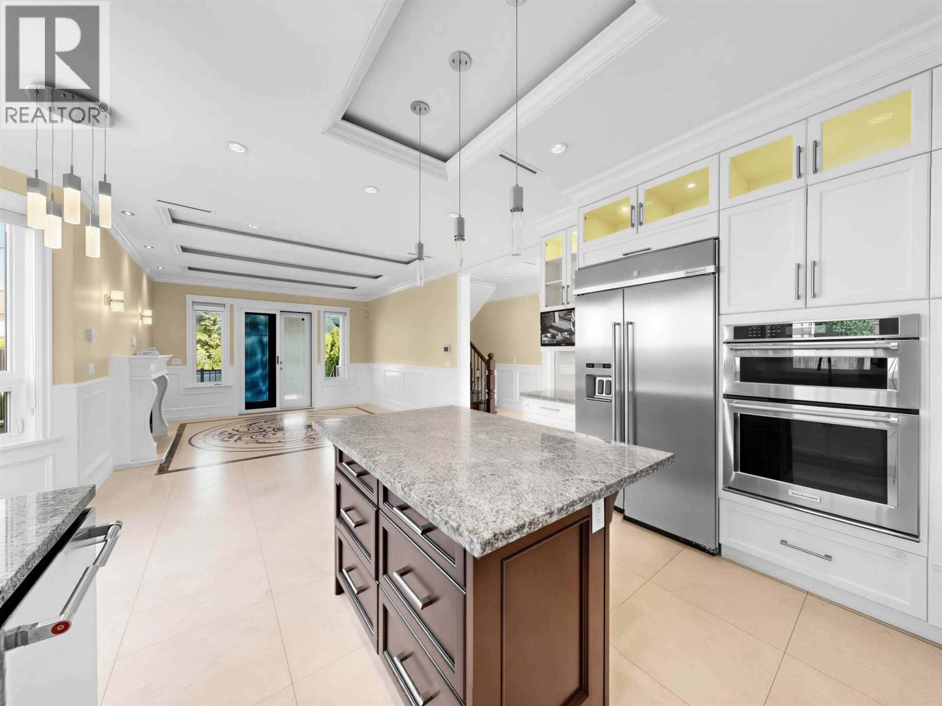 Open concept kitchen, ceramic/tile floor for 3789 CLINTON STREET, Burnaby British Columbia V5J2J9