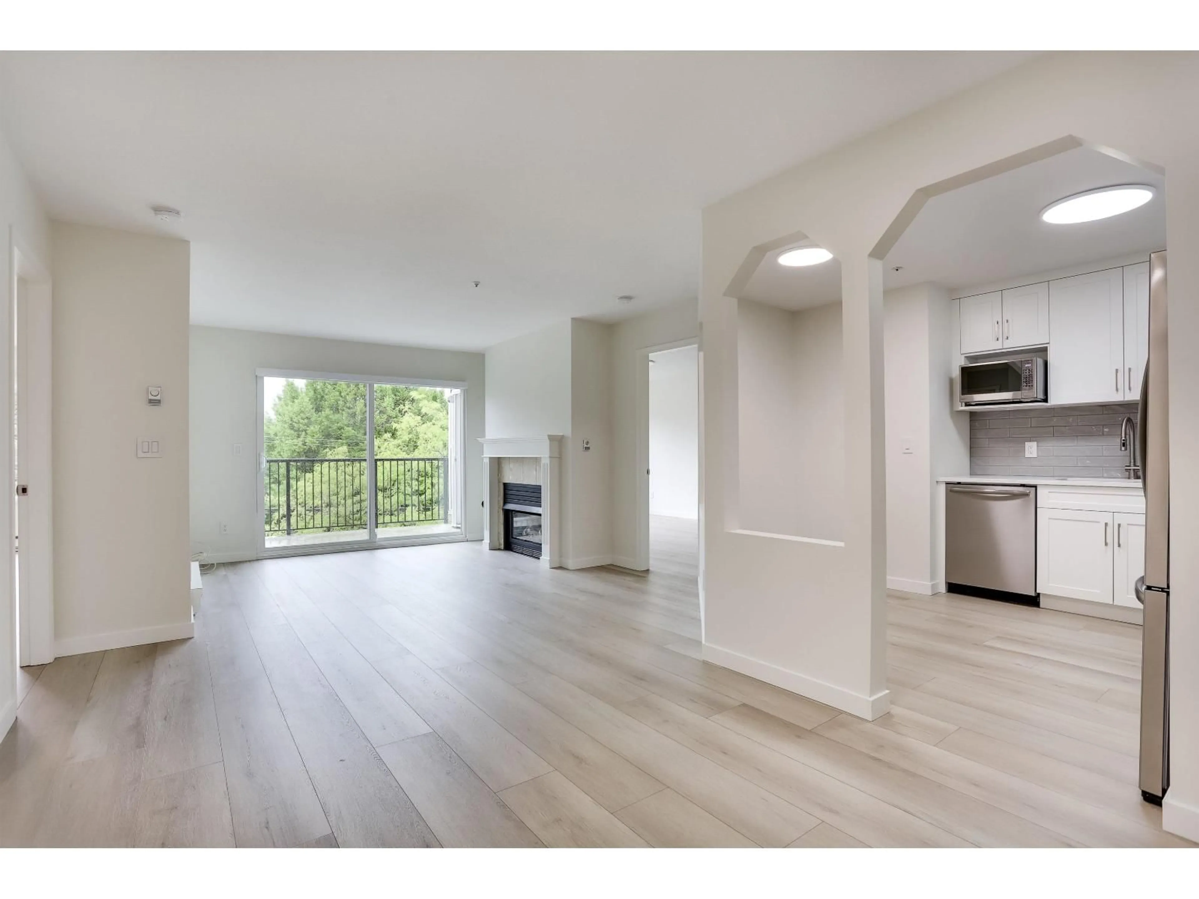 Unknown for 302 - 20727 DOUGLAS CRESCENT, Langley British Columbia V3A4C1