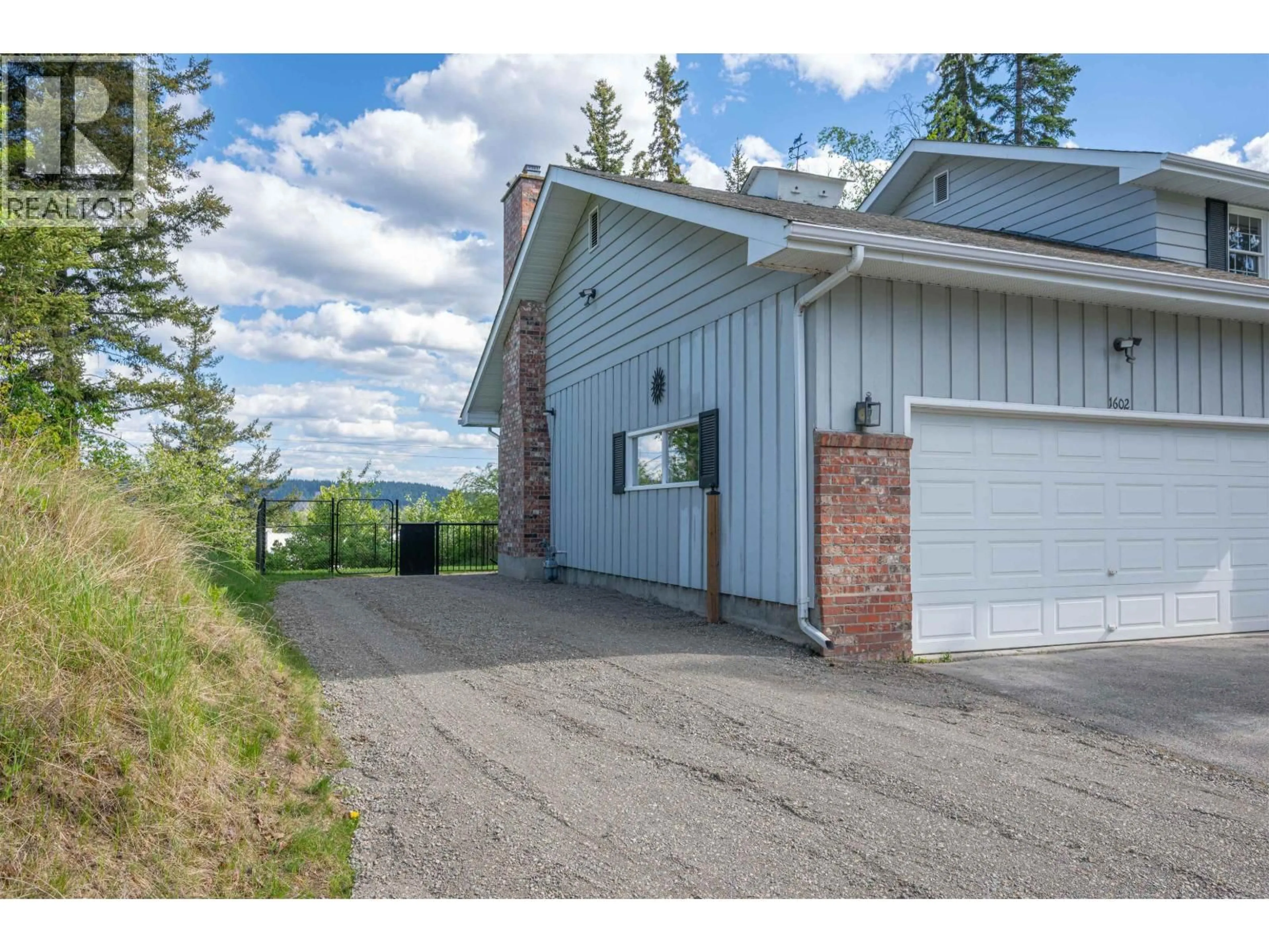 Indoor garage for 1602 EDMONTON STREET, Prince George British Columbia V2M1X4