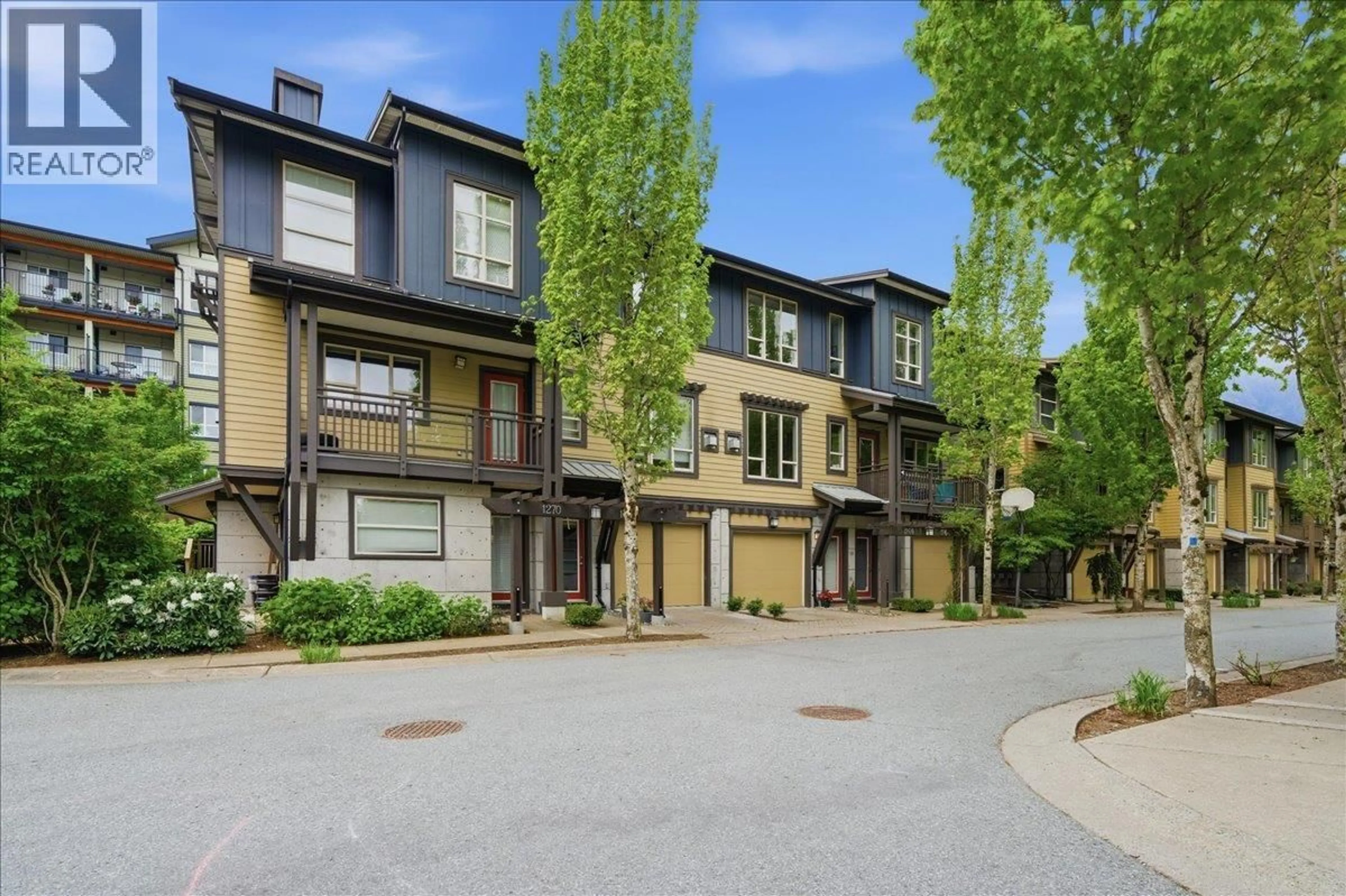 Patio, street for 1266 STONEMOUNT PLACE, Squamish British Columbia V8B0R8