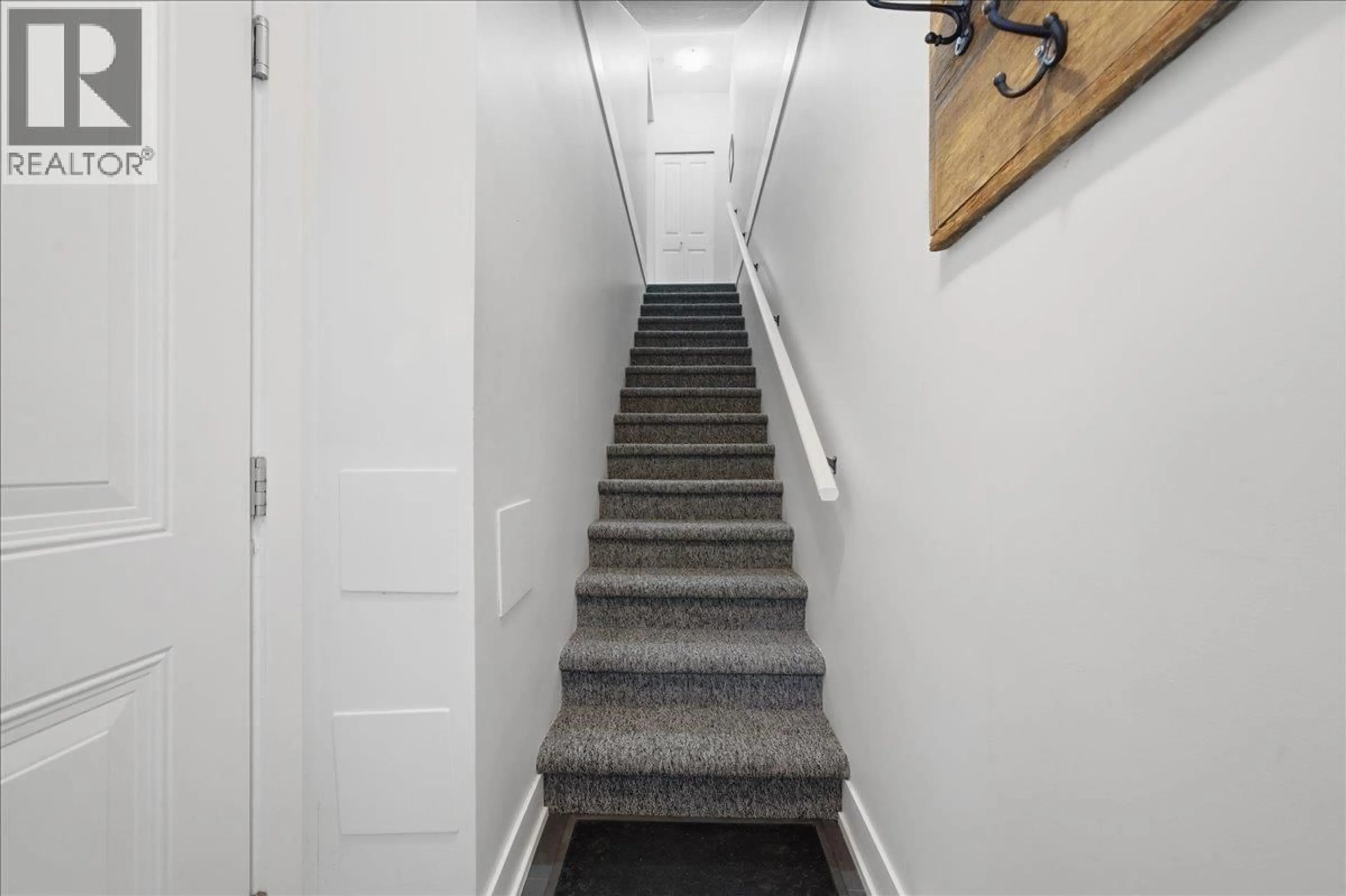 Stairs for 1266 STONEMOUNT PLACE, Squamish British Columbia V8B0R8
