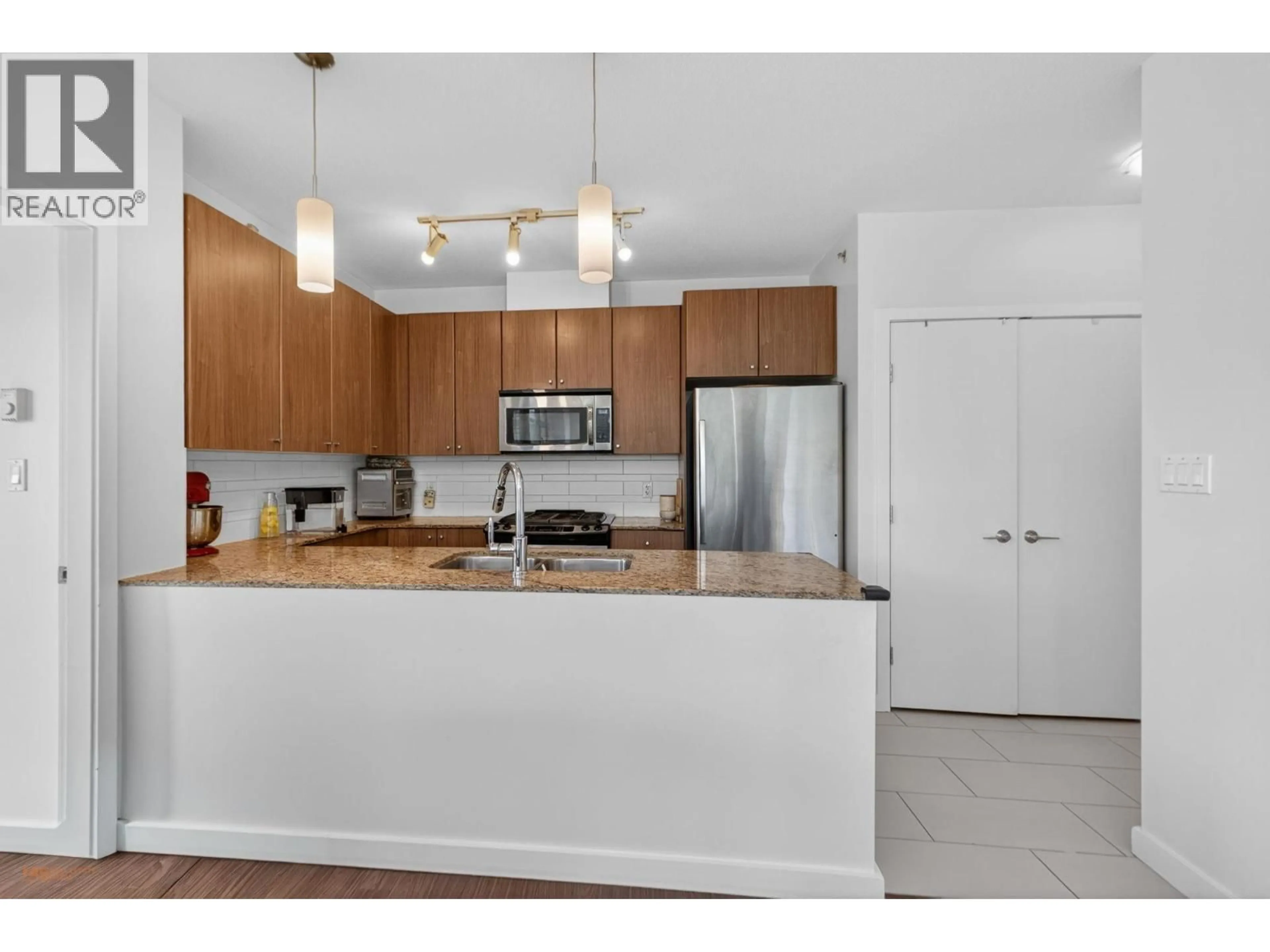Standard kitchen, unknown for 908 - 280 ROSS DRIVE, New Westminster British Columbia V3L0C2