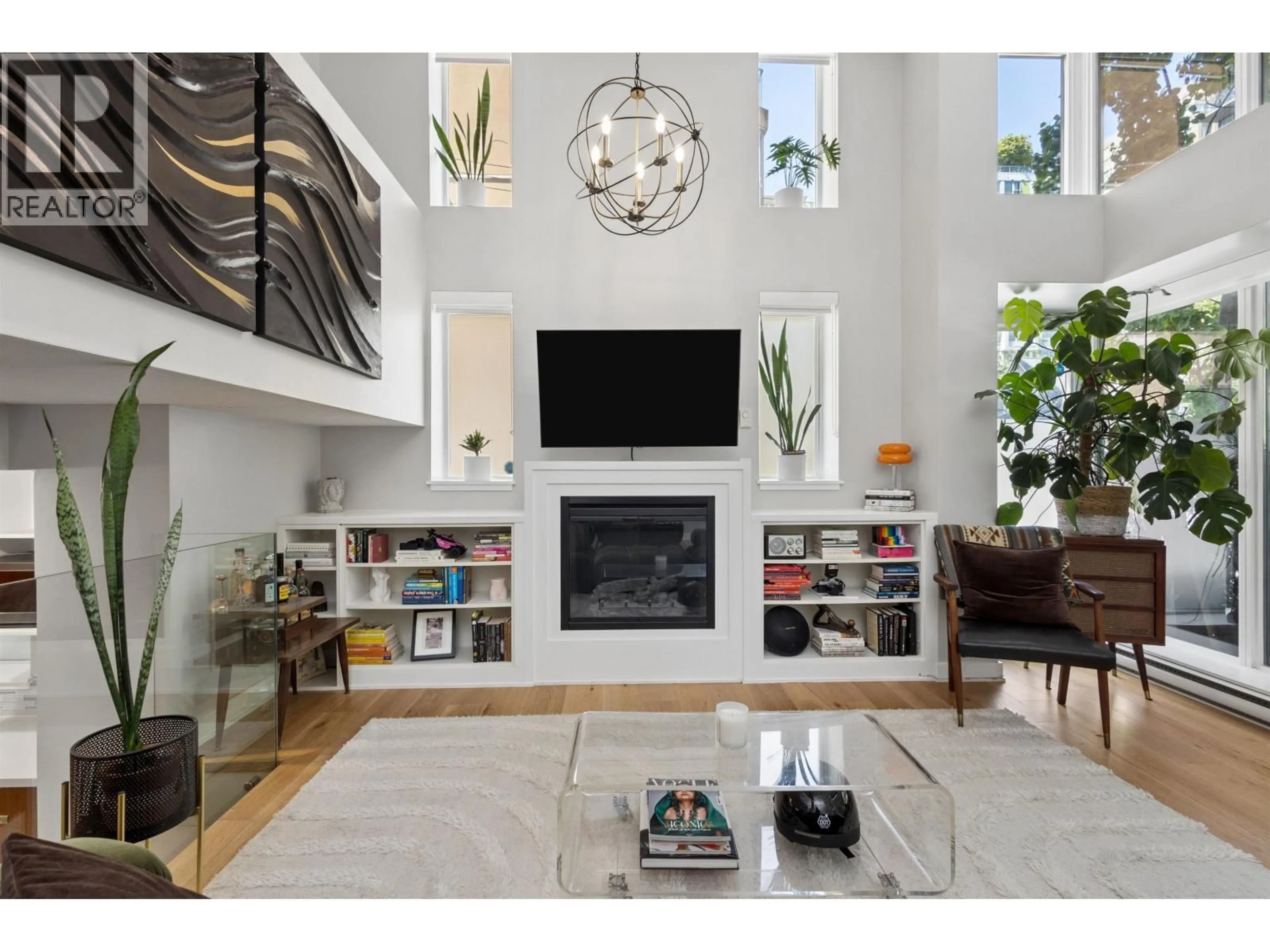 Living room with furniture, unknown for 428 HELMCKEN STREET, Vancouver British Columbia V6B0B1