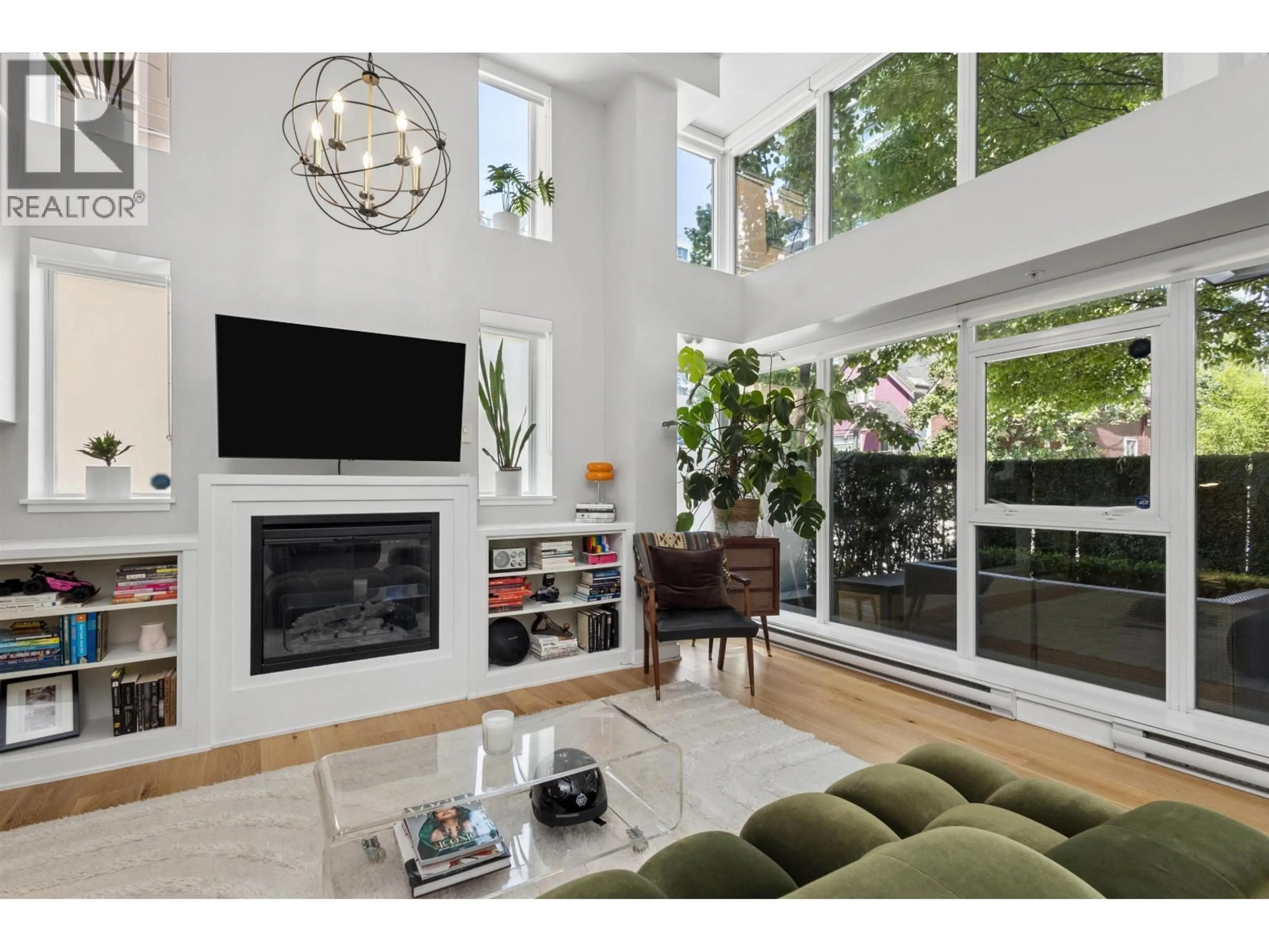 Living room with furniture, unknown for 428 HELMCKEN STREET, Vancouver British Columbia V6B0B1