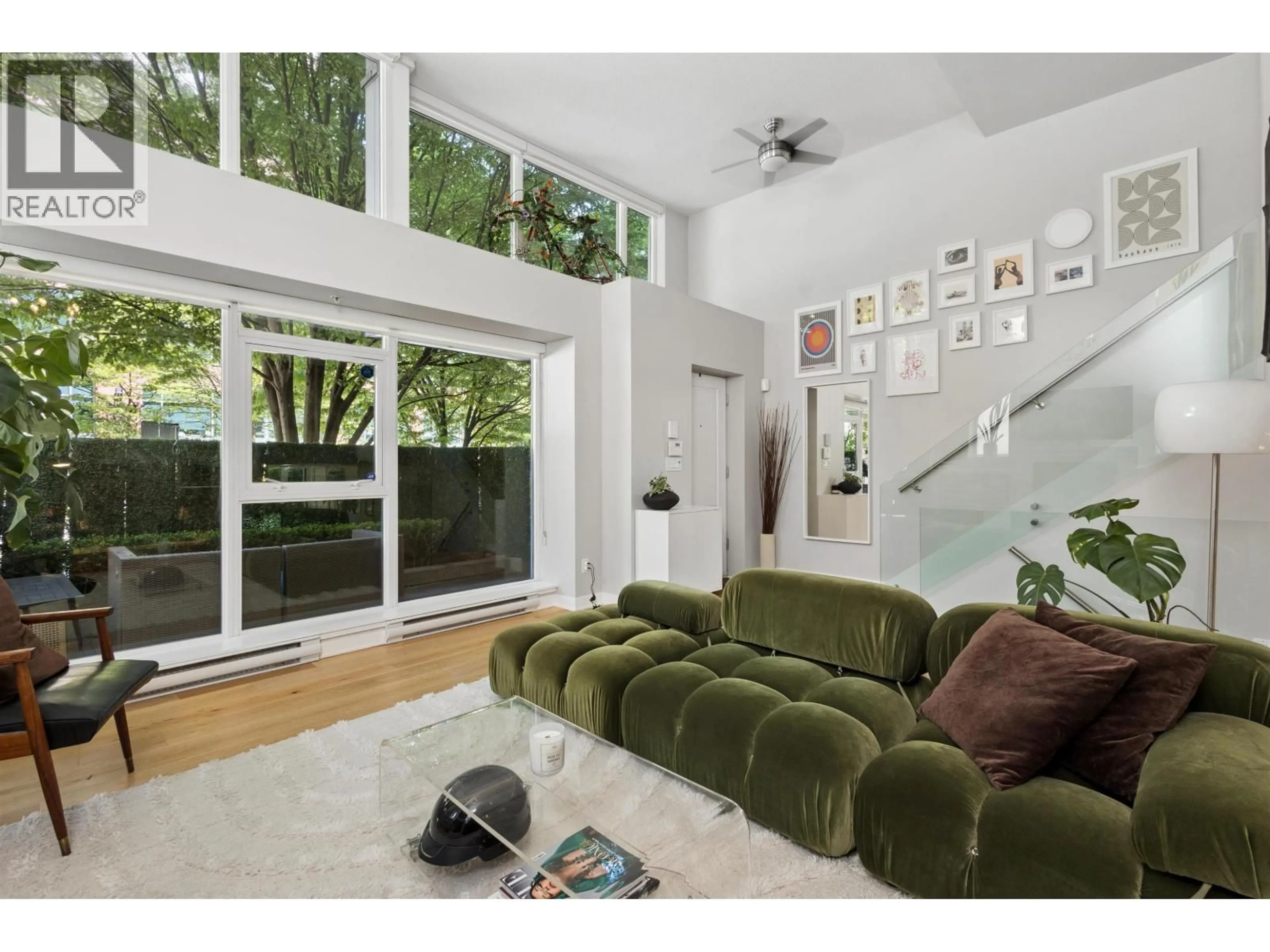 Living room with furniture, unknown for 428 HELMCKEN STREET, Vancouver British Columbia V6B0B1