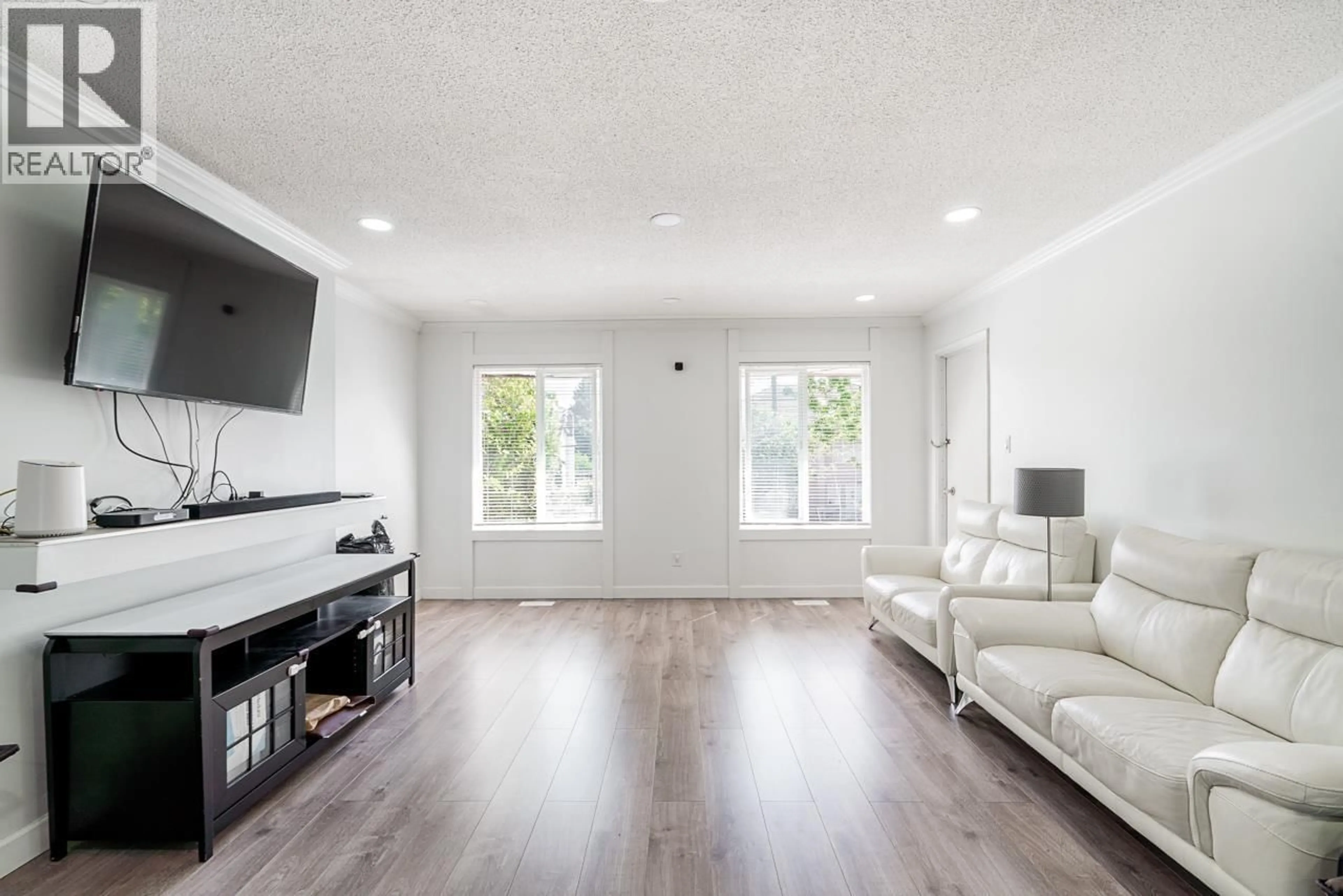 Living room with furniture, unknown for 8991 ST. ALBANS ROAD, Richmond British Columbia V6Y2L5