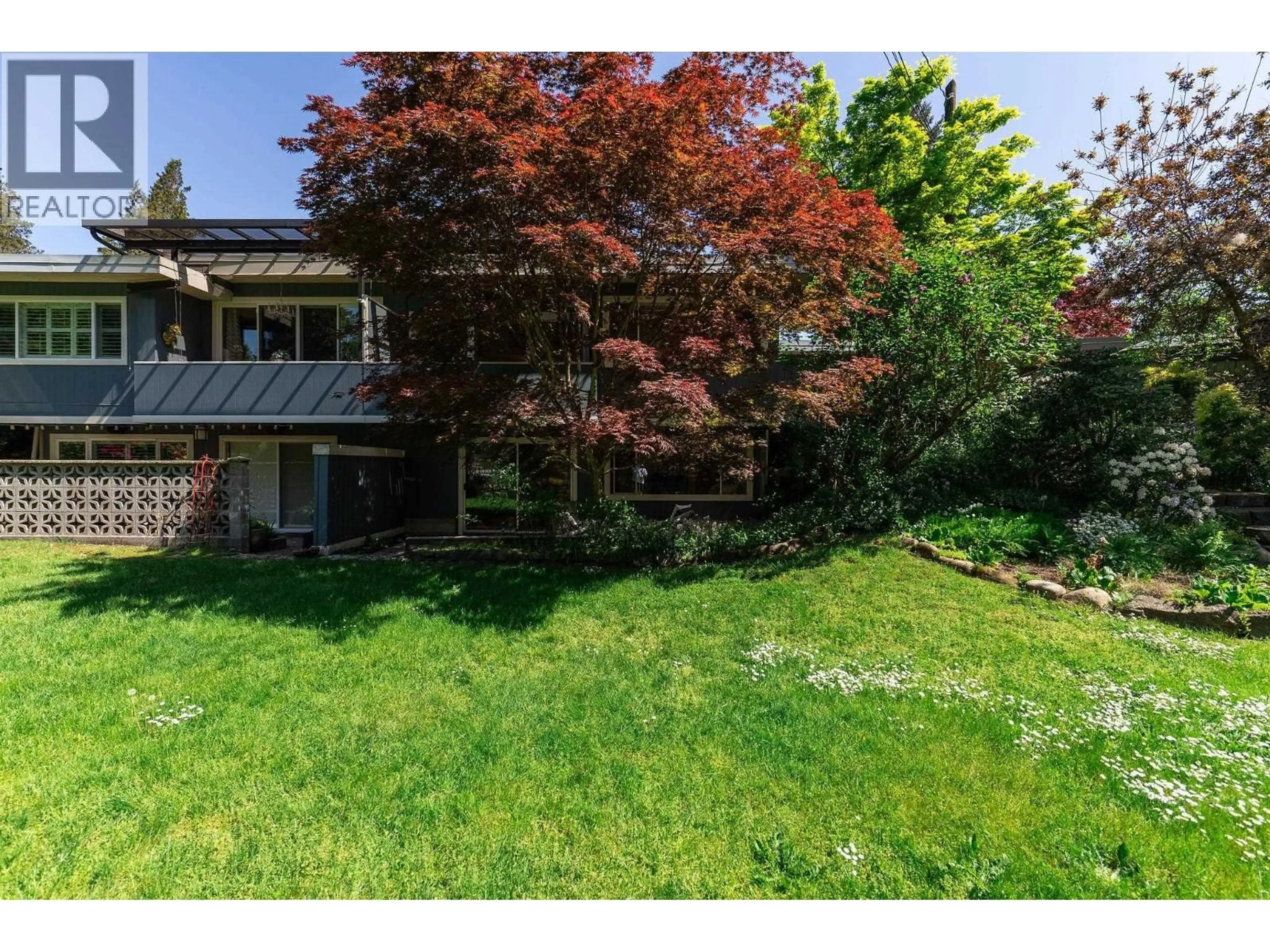 A pic from outside/outdoor area/front of a property/back of a property/a pic from drone, street for 3665 EDGEMONT BOULEVARD, North Vancouver British Columbia V7R2P6