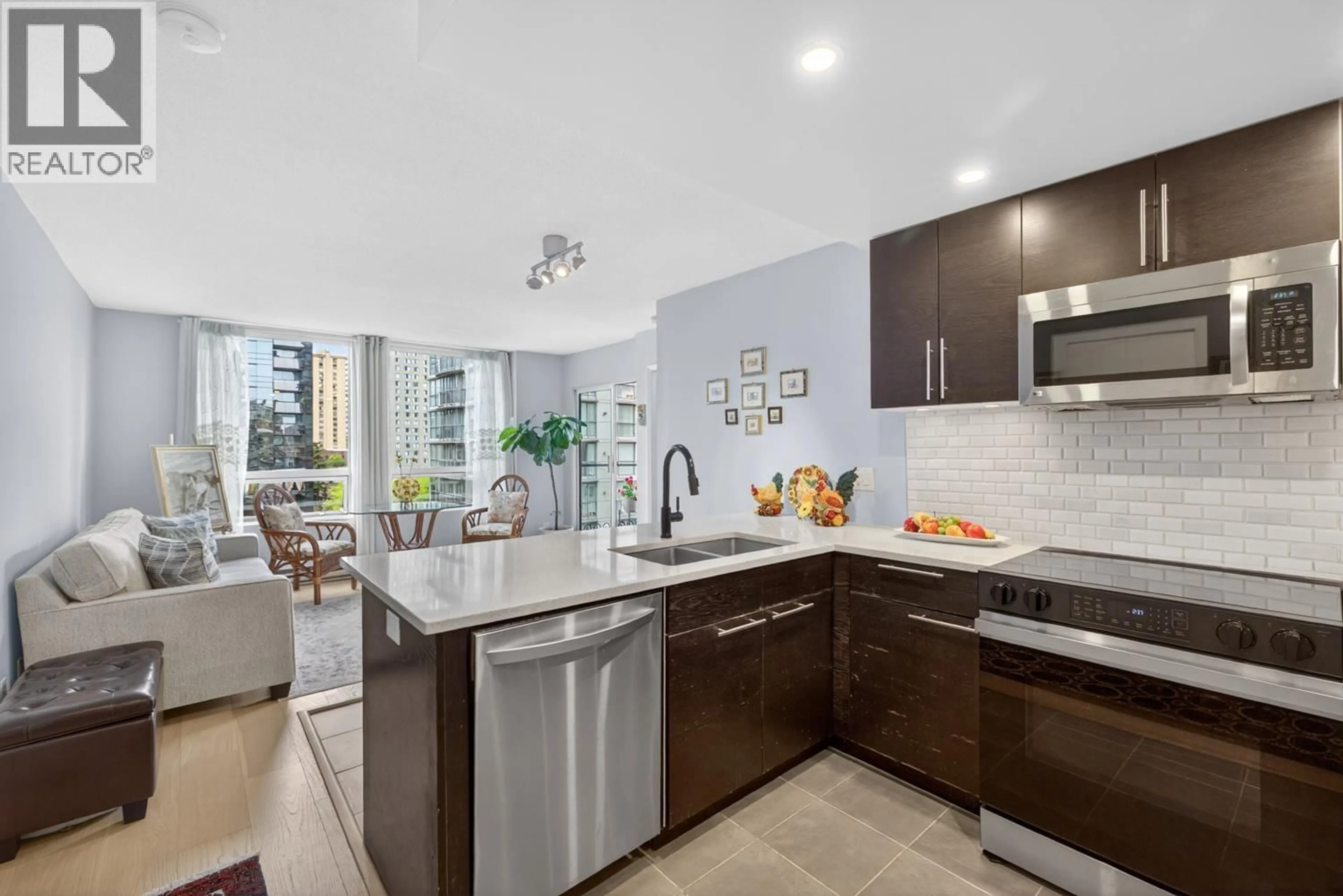 Open concept kitchen, unknown for 1005 - 811 HELMCKEN STREET, Vancouver British Columbia V6Z1B1