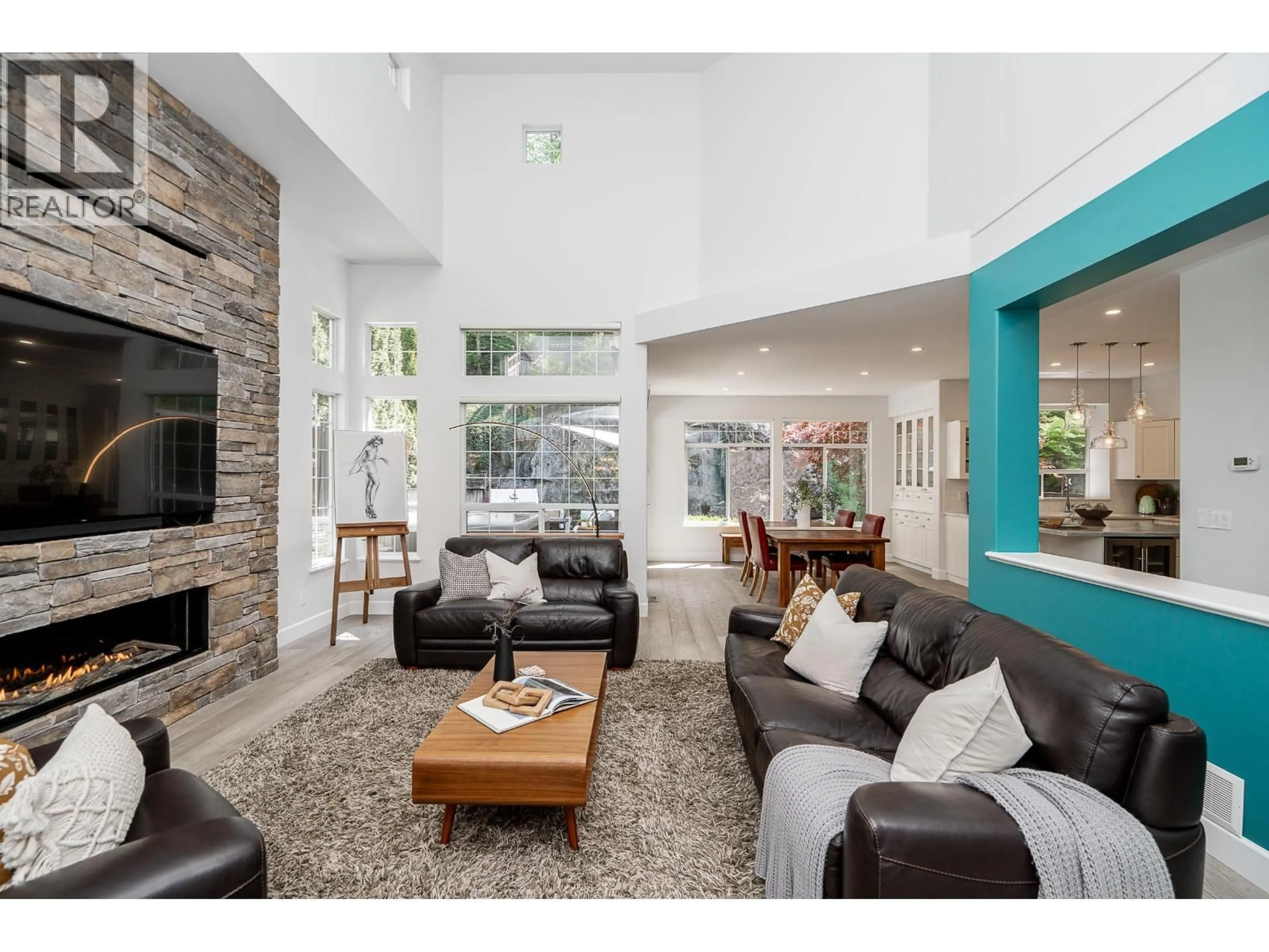 Living room with furniture, unknown for 1987 PARKWAY BOULEVARD, Coquitlam British Columbia V3E3J8