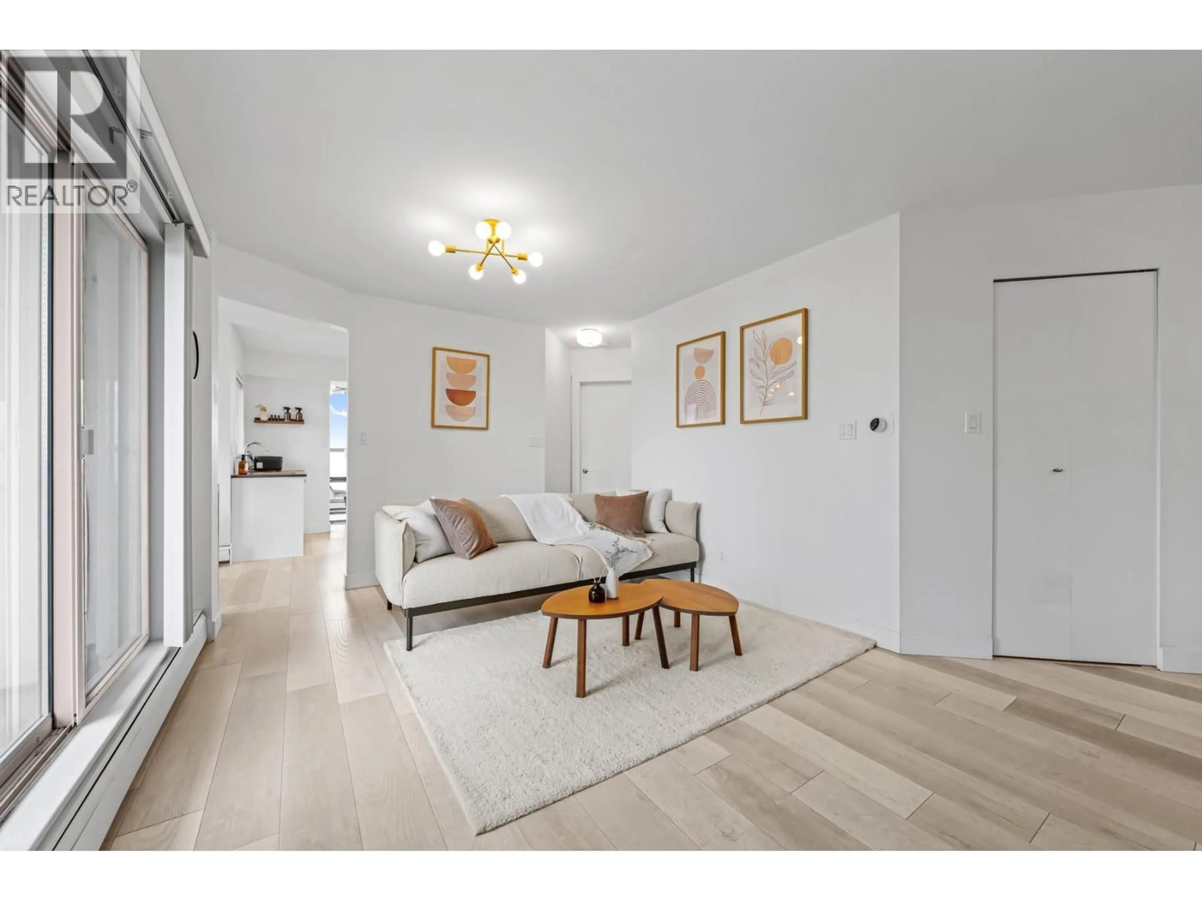 Living room with furniture, wood/laminate floor for 1705 - 612 FIFTH AVENUE, New Westminster British Columbia V3M1X5