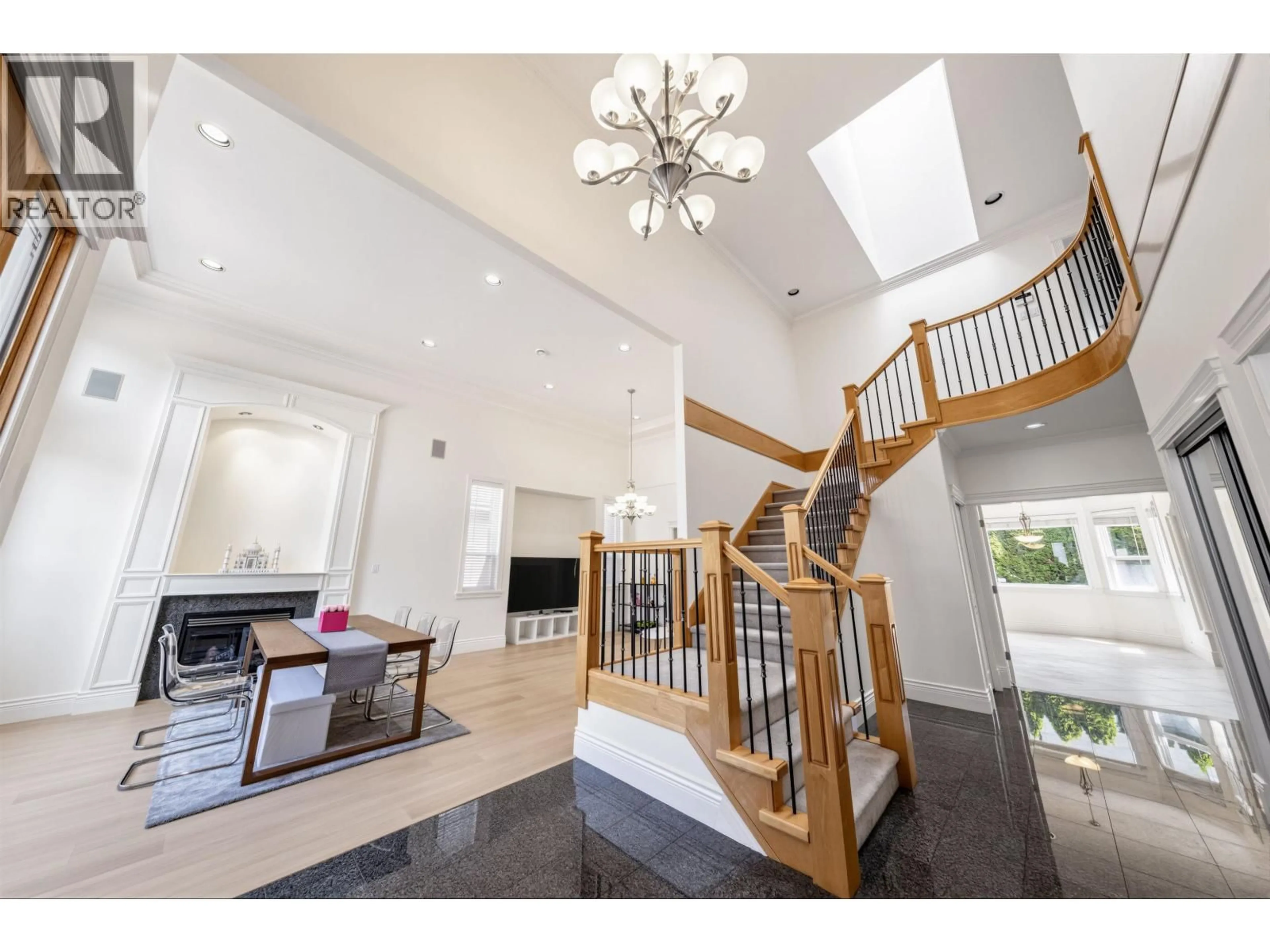 Indoor foyer for 5780 MURCHISON ROAD, Richmond British Columbia V7C2G7
