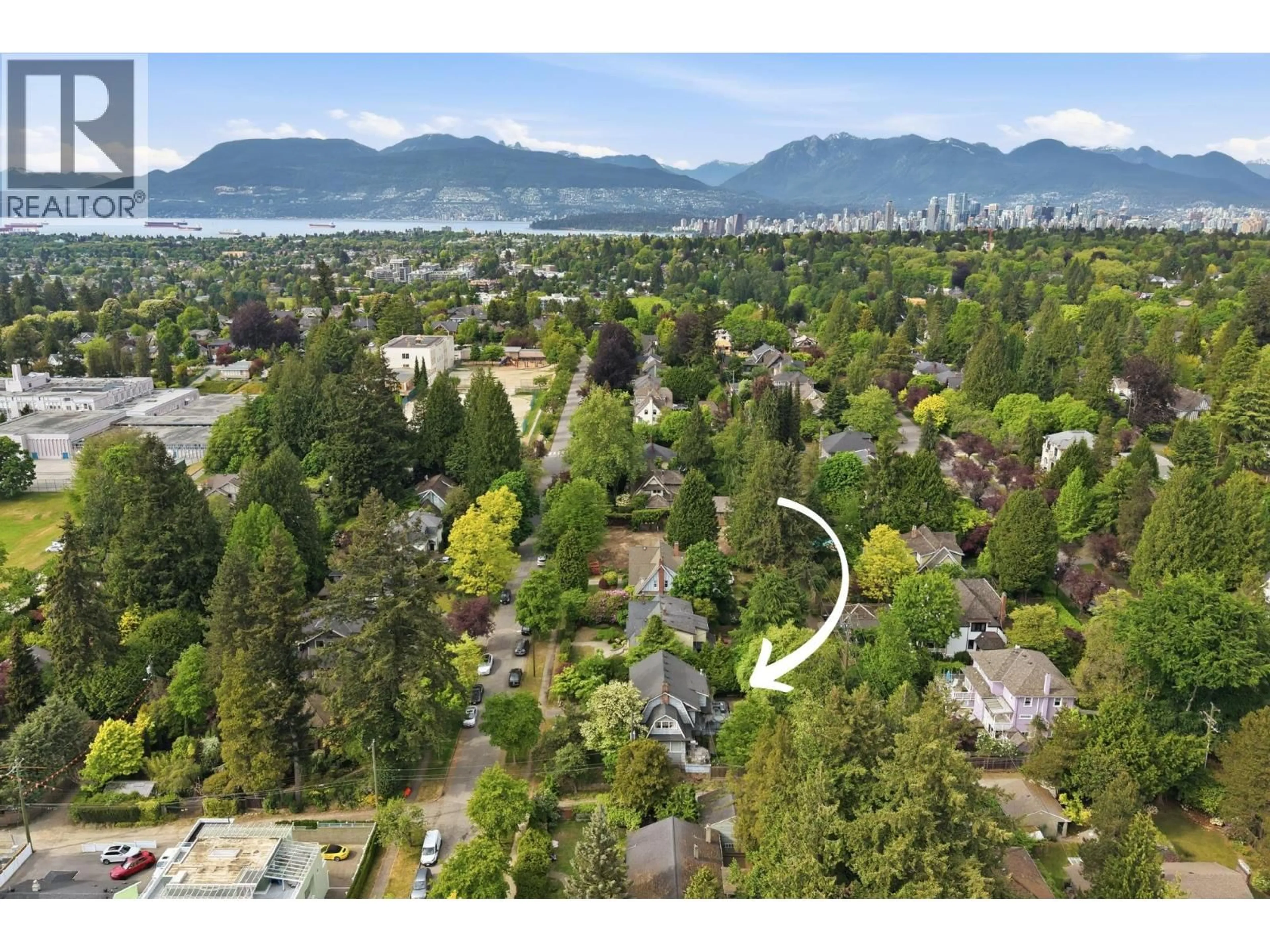 A pic from outside/outdoor area/front of a property/back of a property/a pic from drone, mountain view for 5662 LABURNUM STREET, Vancouver British Columbia V6M3S8