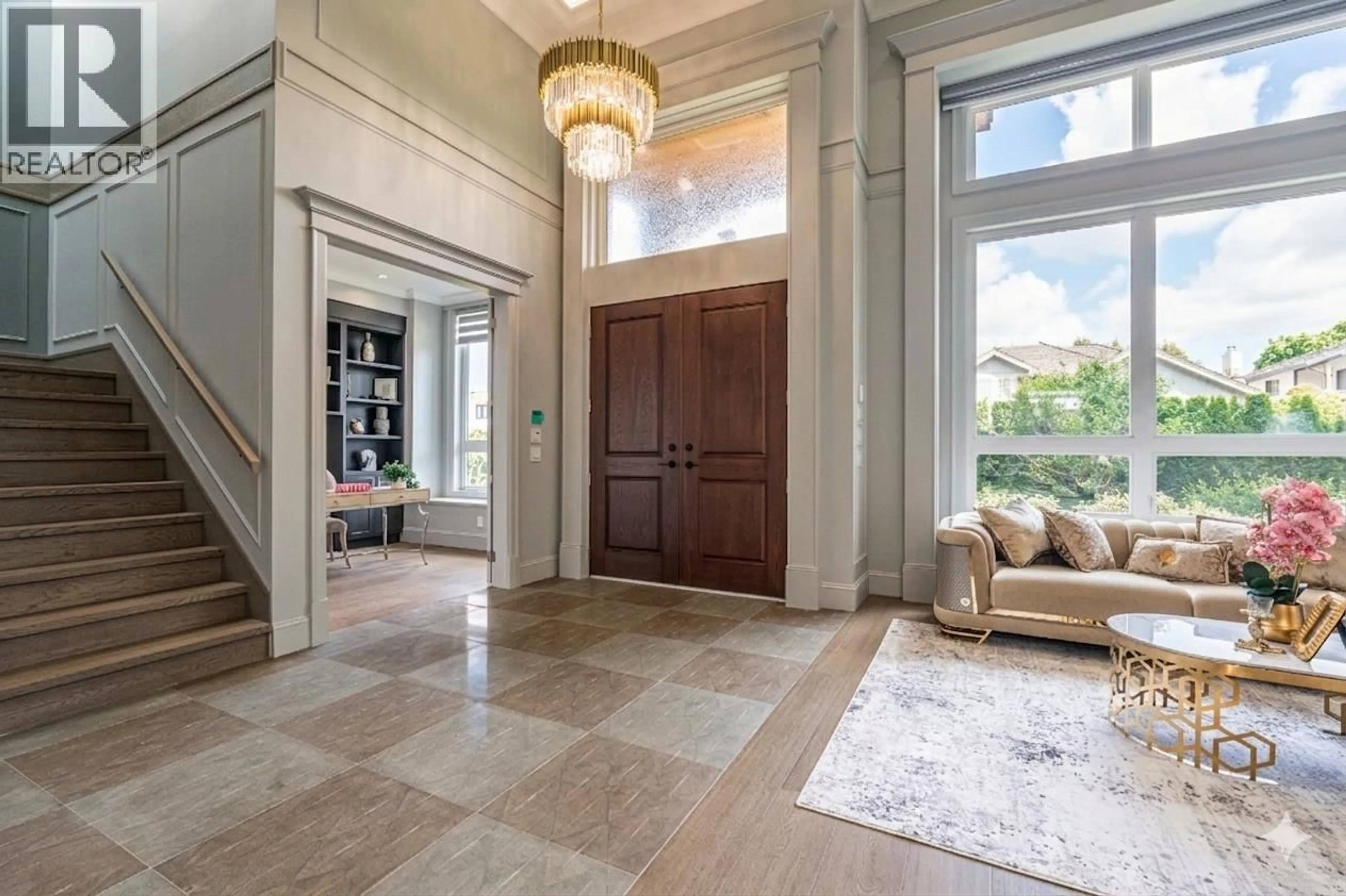 Indoor foyer for 7660 MALAHAT AVENUE, Richmond British Columbia V7A4H2