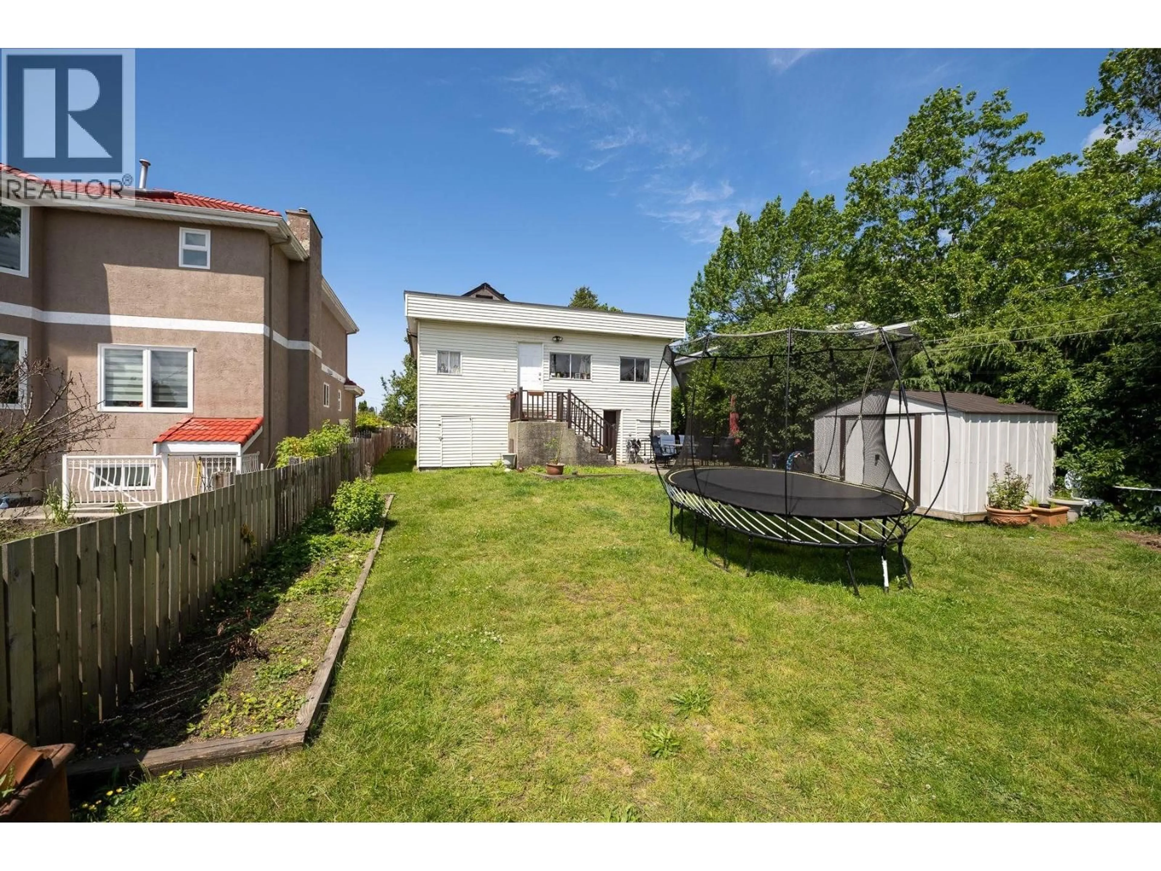 A pic from outside/outdoor area/front of a property/back of a property/a pic from drone, street for 3826 GLENDALE STREET, Vancouver British Columbia V5R1C5
