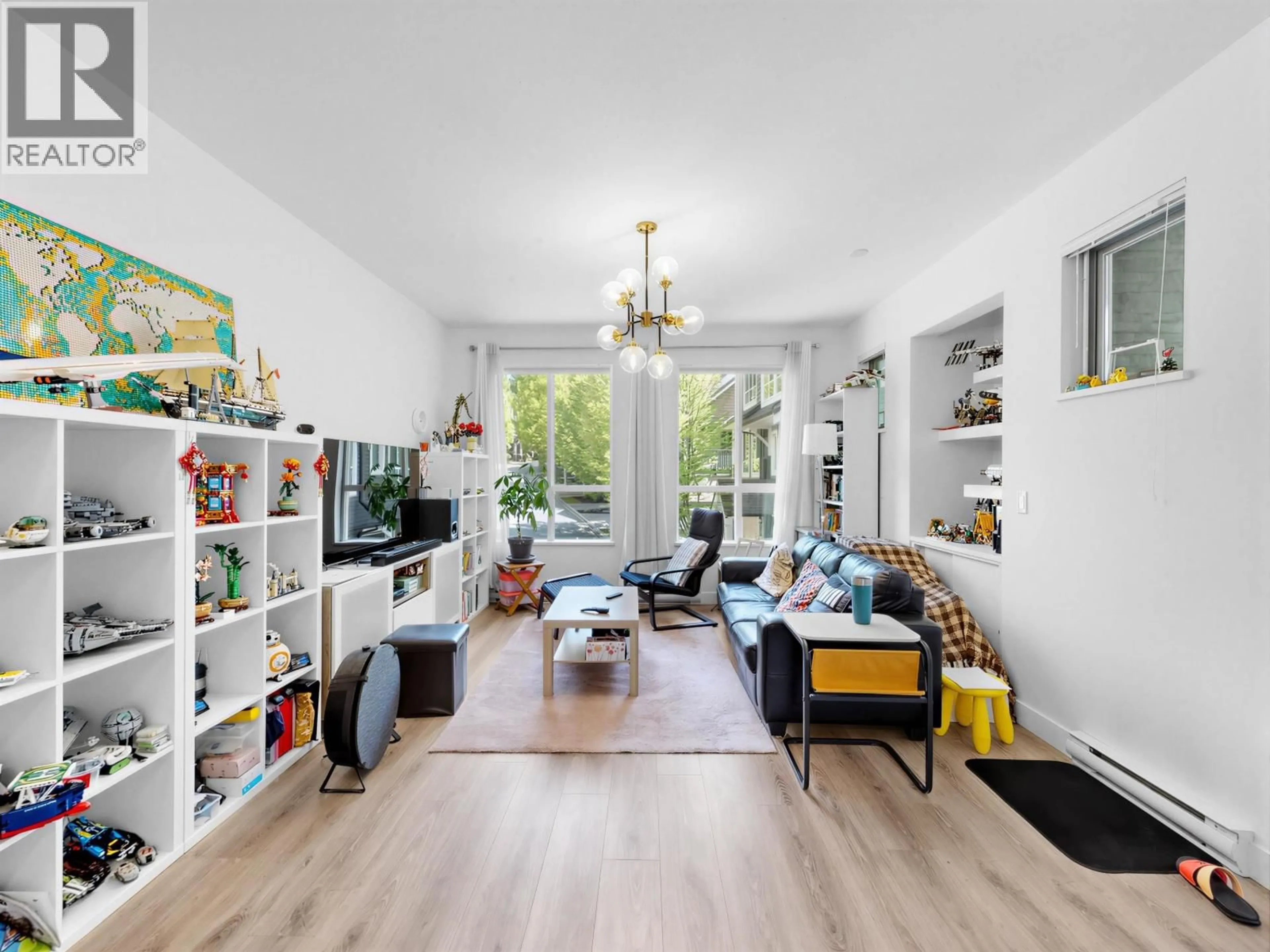 Living room with furniture, unknown for 121 - 1480 SOUTHVIEW STREET, Coquitlam British Columbia V3E0G5