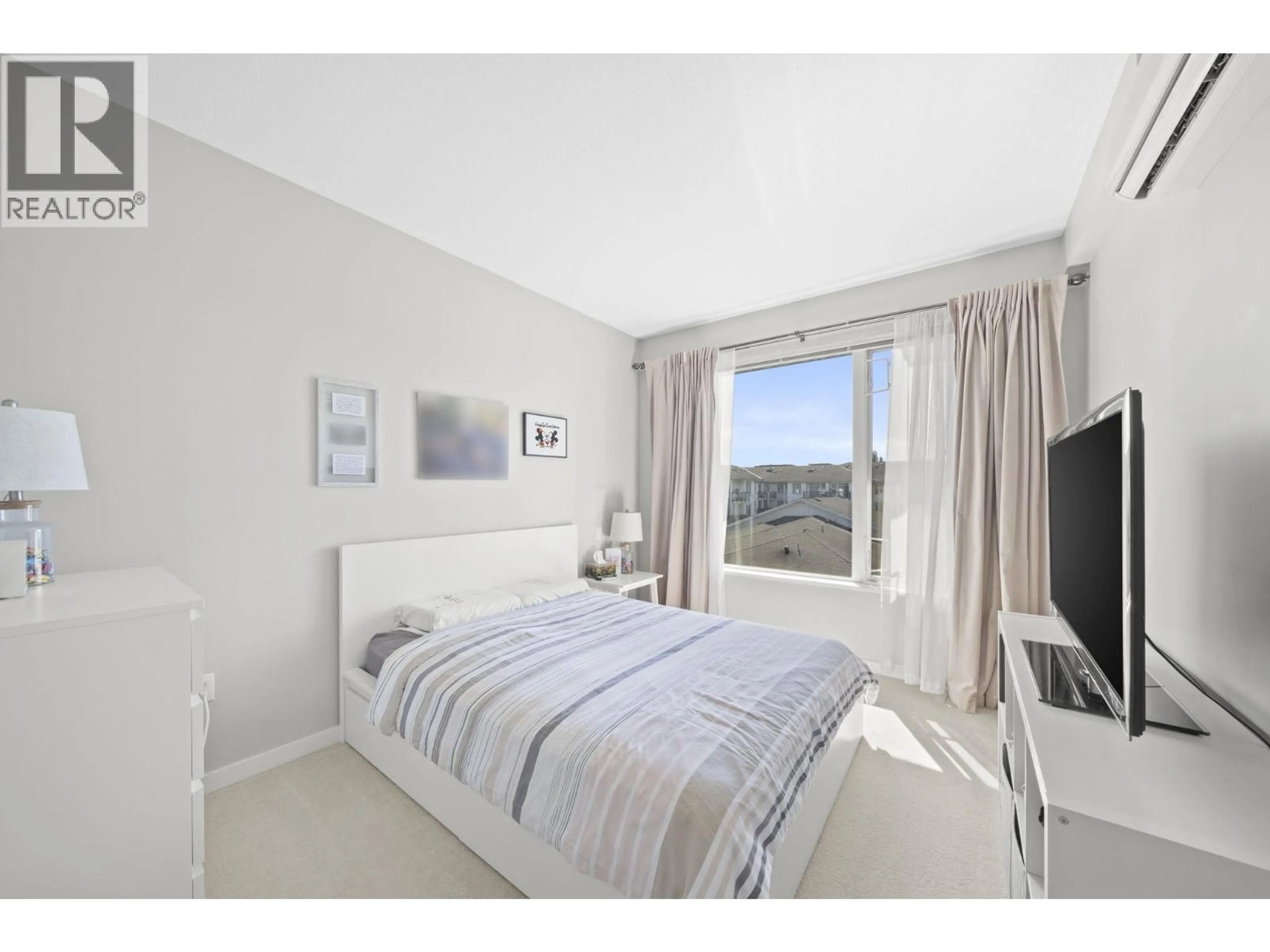 A pic of a room for 412 - 9399 ODLIN ROAD, Richmond British Columbia V6X0J6