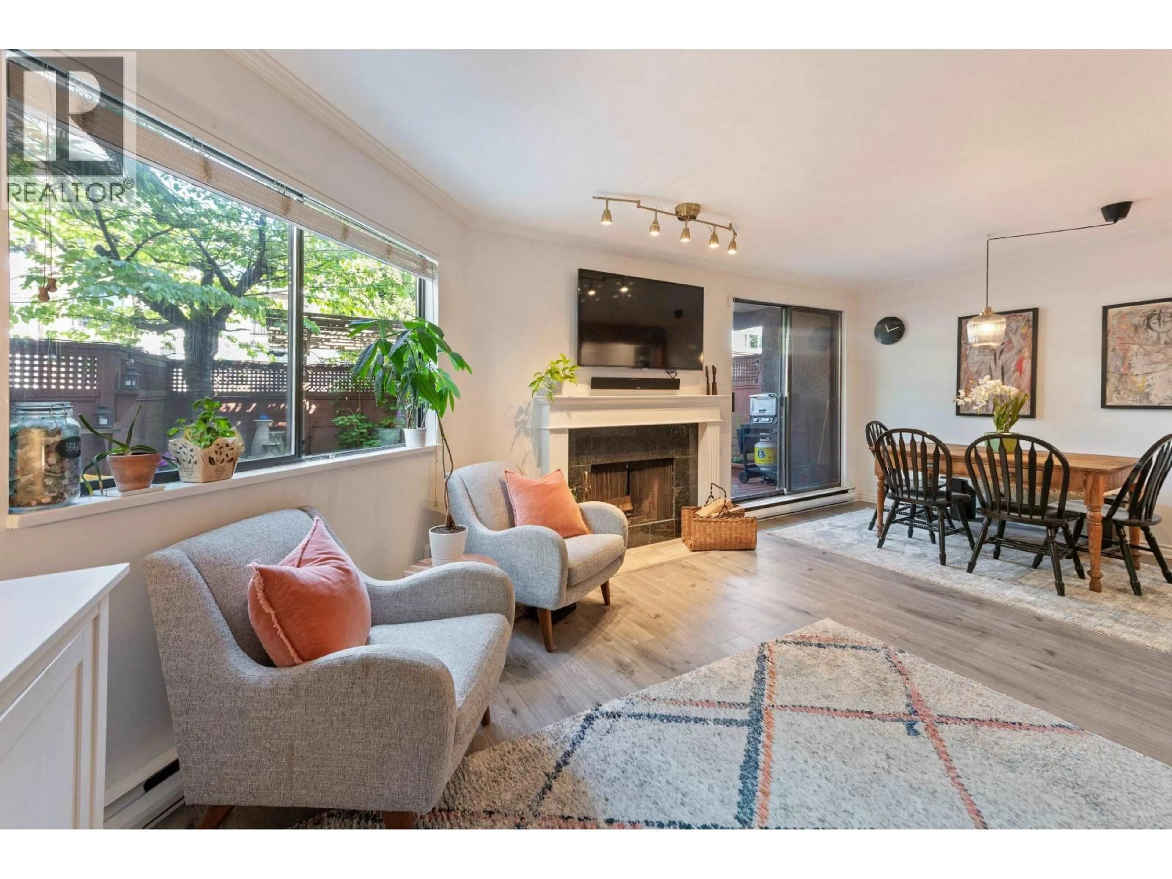 Living room with furniture, unknown for 102 - 1055 13TH AVENUE, Vancouver British Columbia V6H1N1
