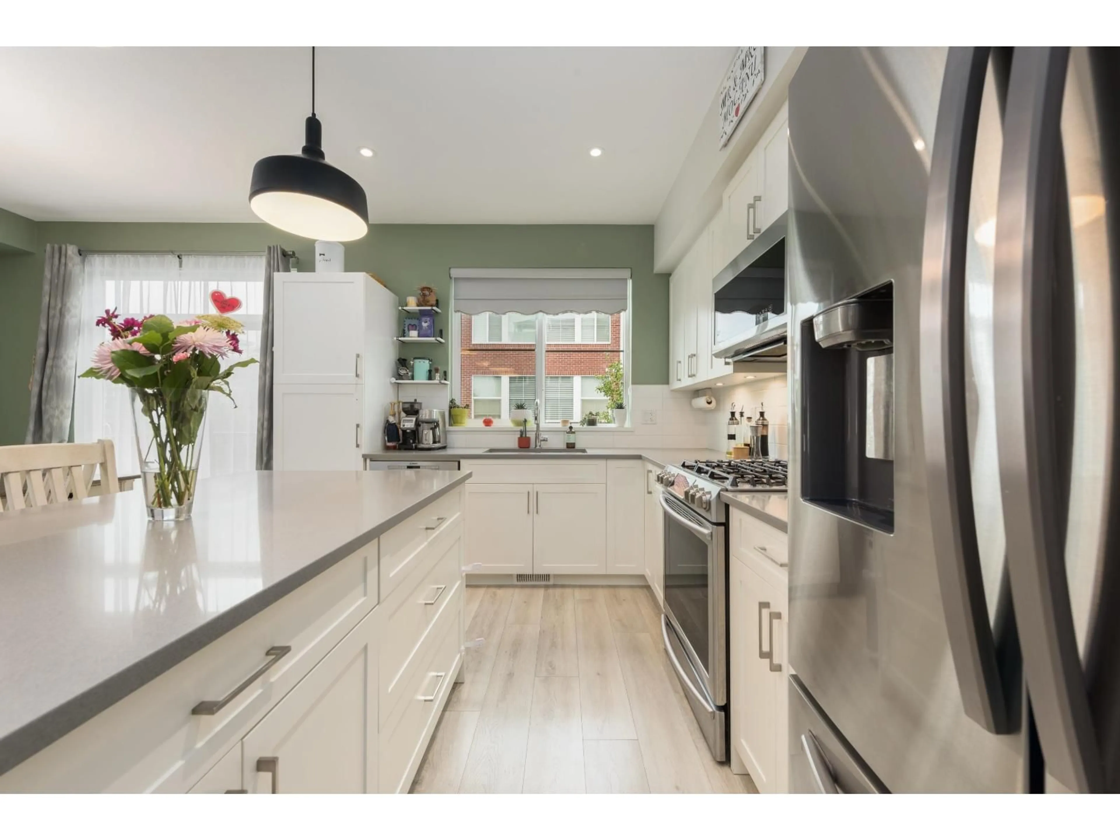 Contemporary kitchen, unknown for 52 - 8371 202B STREET, Langley British Columbia V2Y4K6