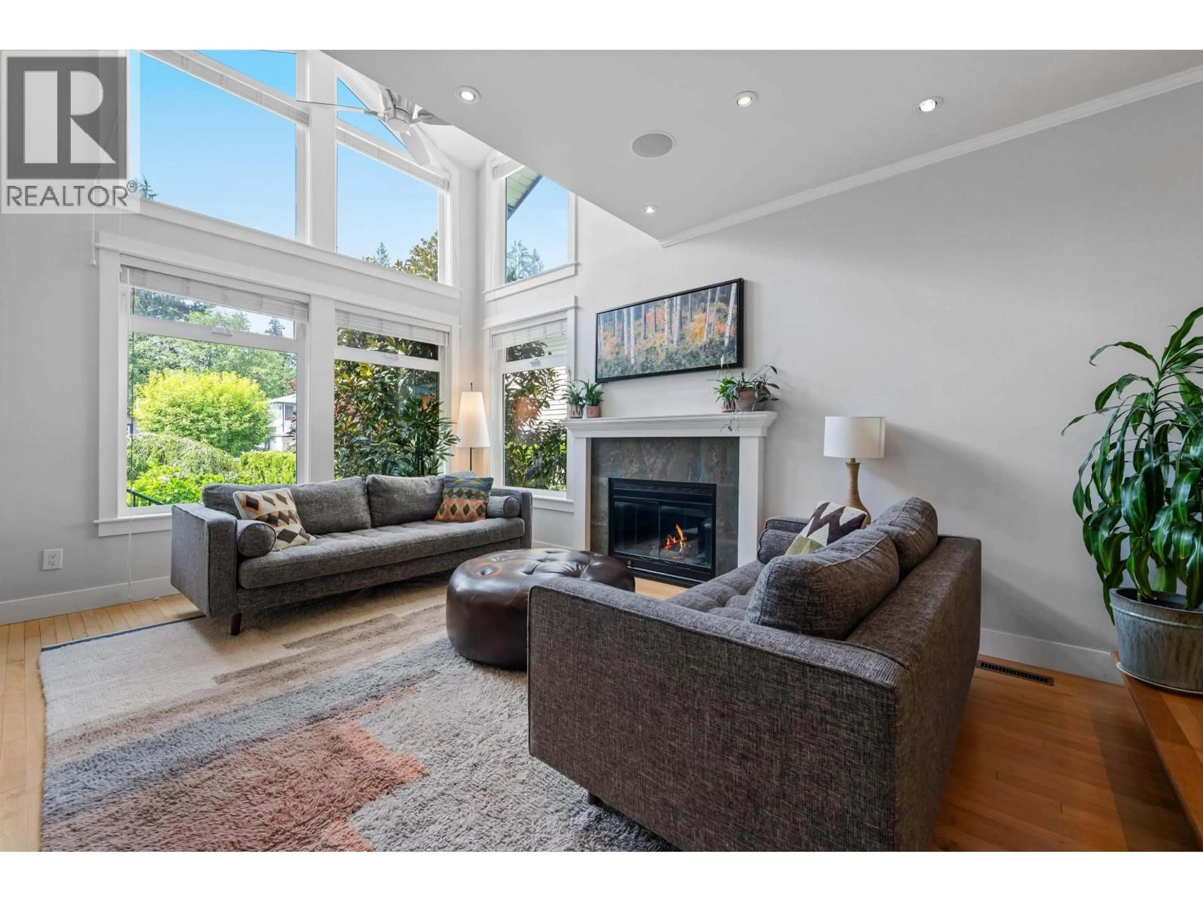 Living room with furniture, unknown for 1690 CASCADE COURT, North Vancouver British Columbia V7G2H6