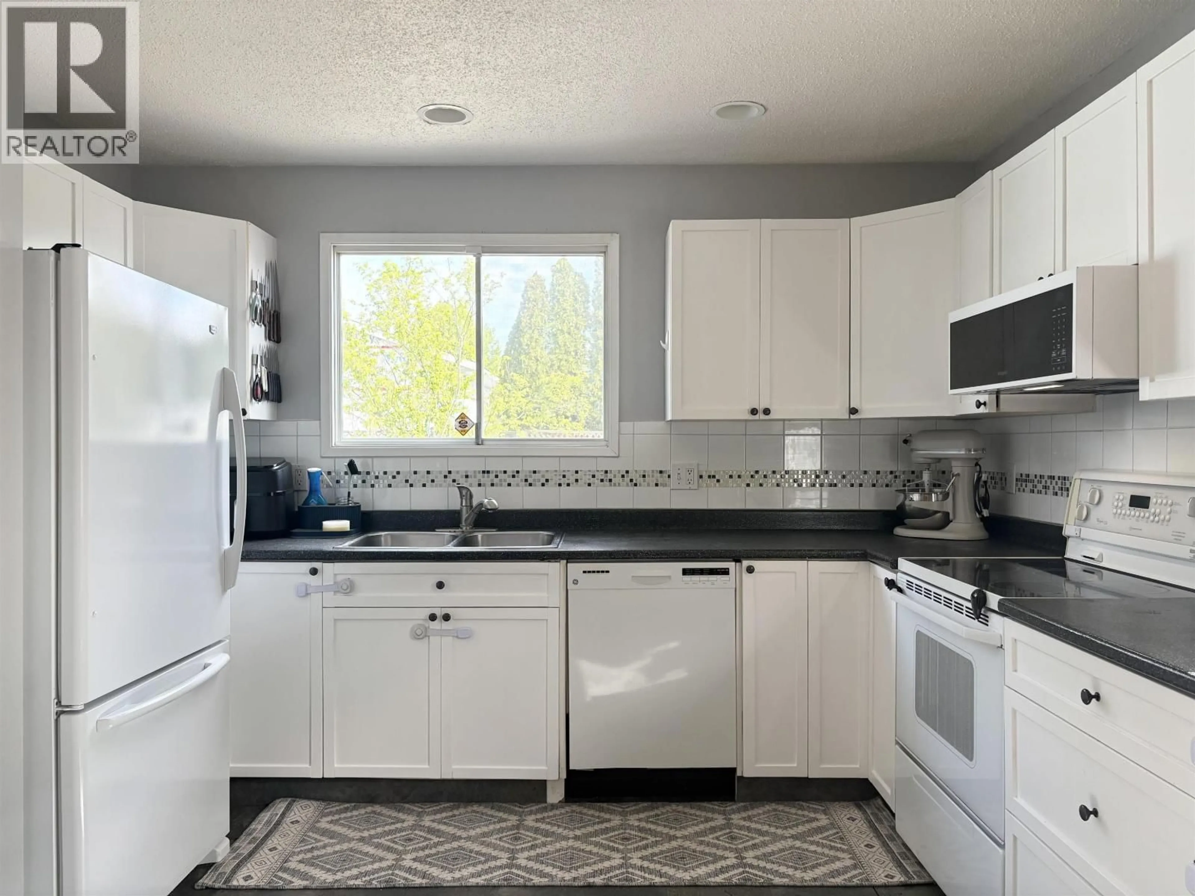 Standard kitchen, unknown for 1162 HANSARD CRESCENT, Prince George British Columbia V2N4K2