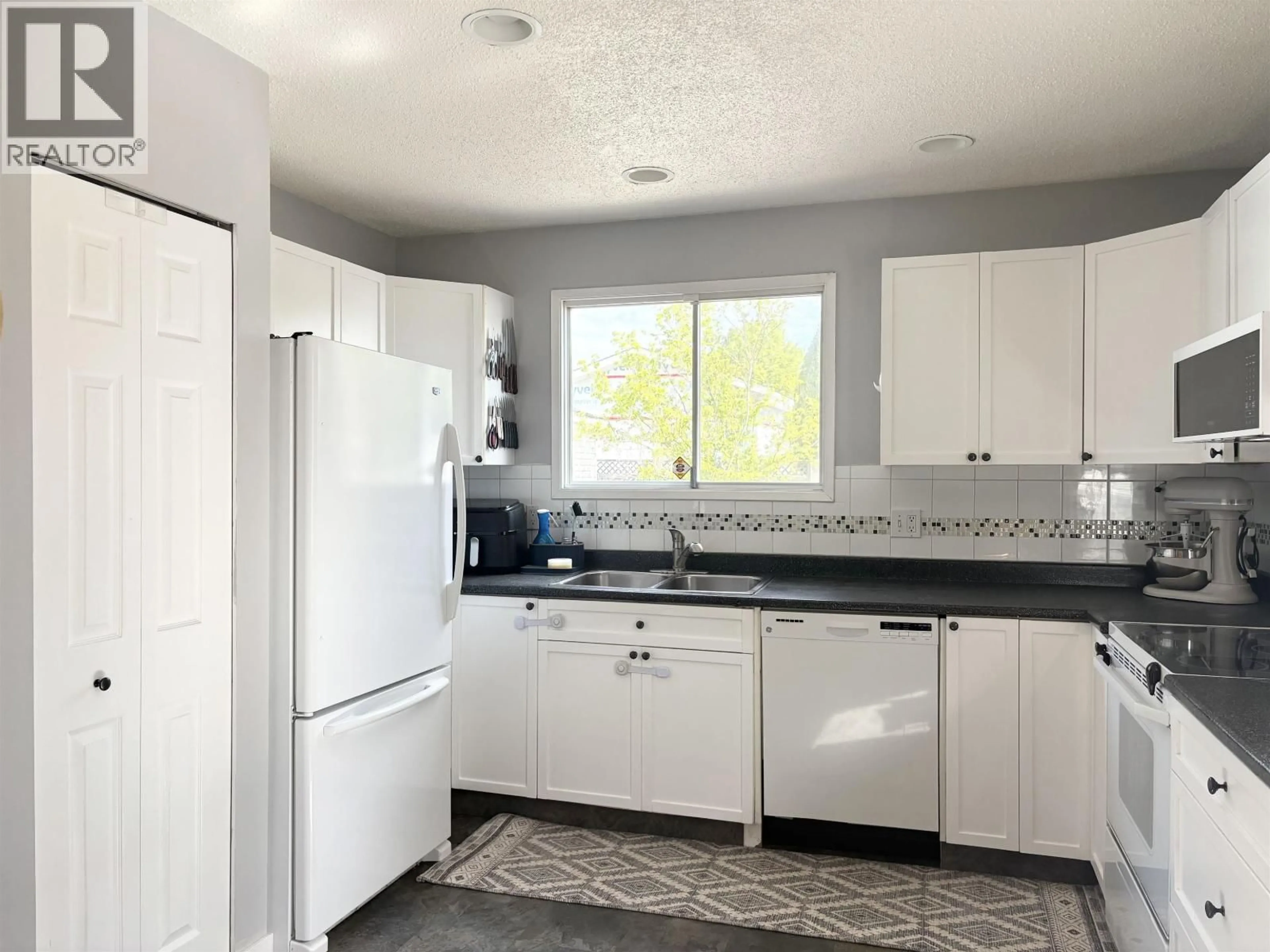 Standard kitchen, ceramic/tile floor for 1162 HANSARD CRESCENT, Prince George British Columbia V2N4K2