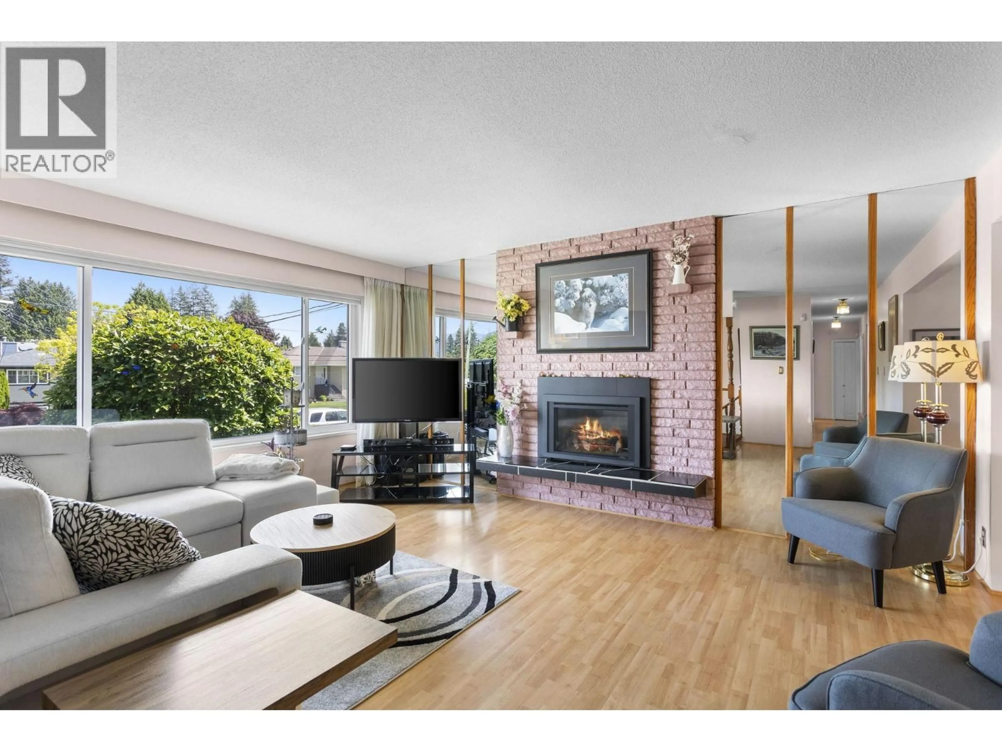 Living room with furniture, unknown for 944 PORTER STREET, Coquitlam British Columbia V3J5C2
