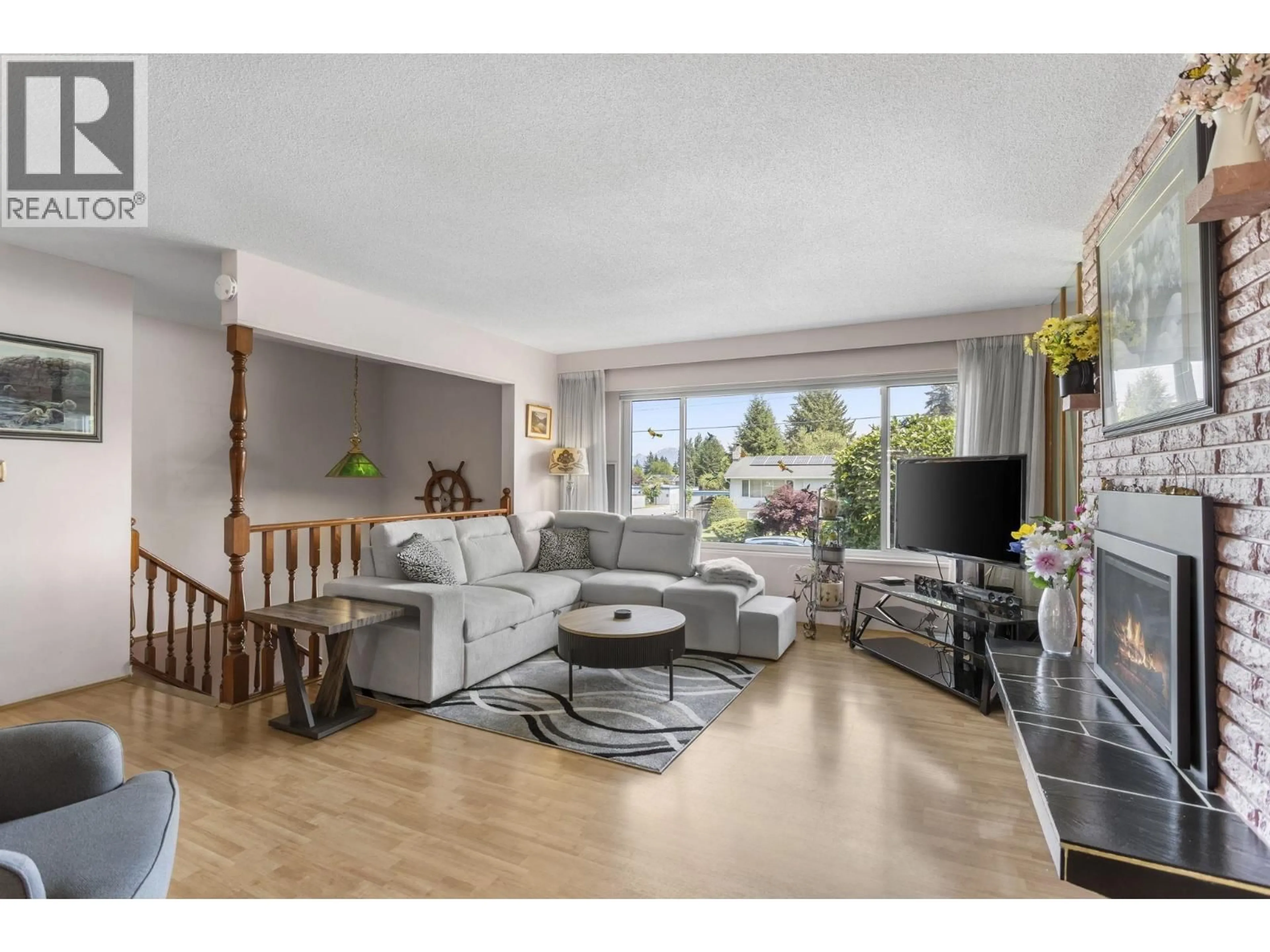 Living room with furniture, unknown for 944 PORTER STREET, Coquitlam British Columbia V3J5C2