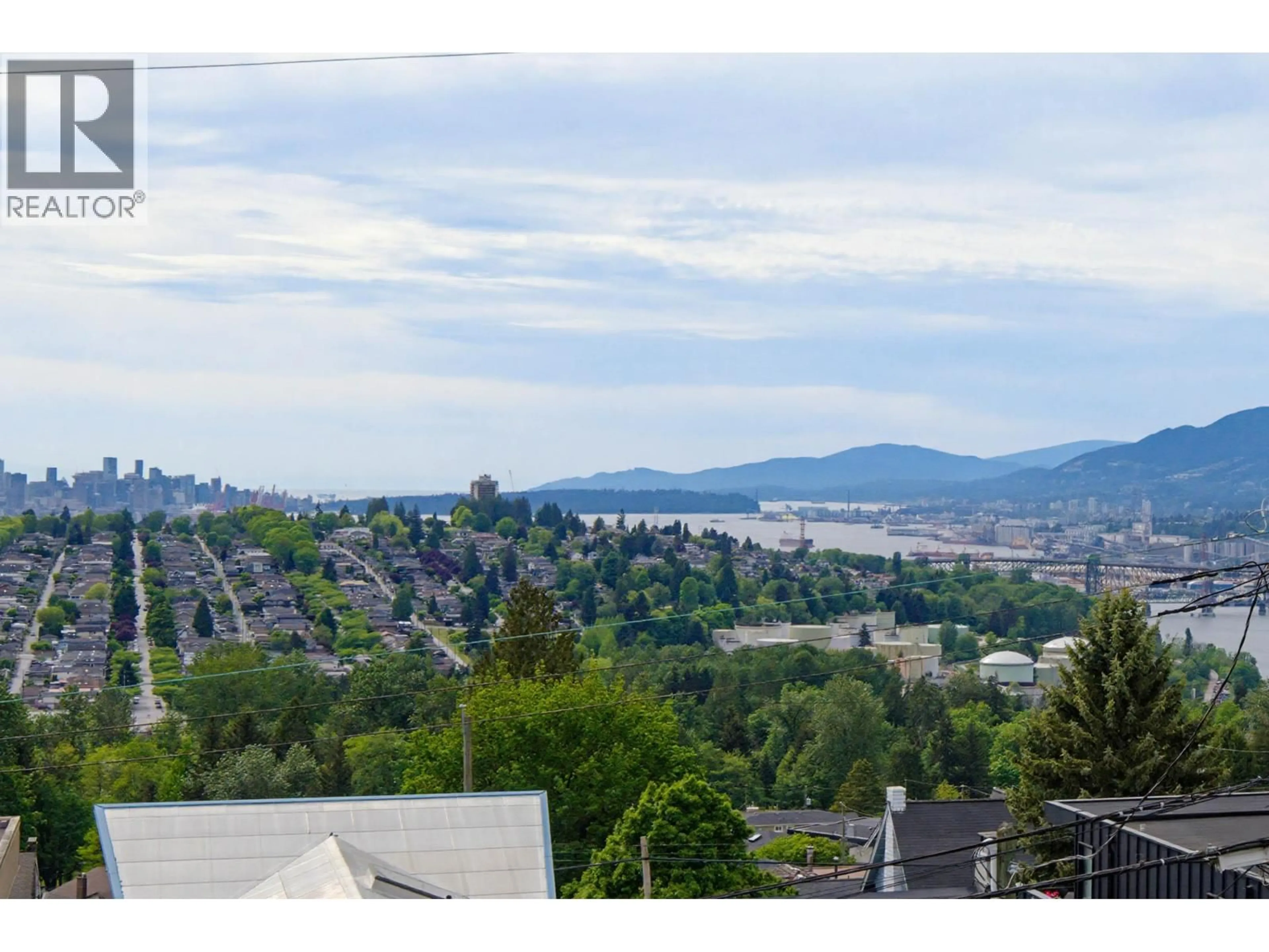 A pic from outside/outdoor area/front of a property/back of a property/a pic from drone, water/lake/river/ocean view for 41 HYTHE AVENUE, Burnaby British Columbia V5B1G3