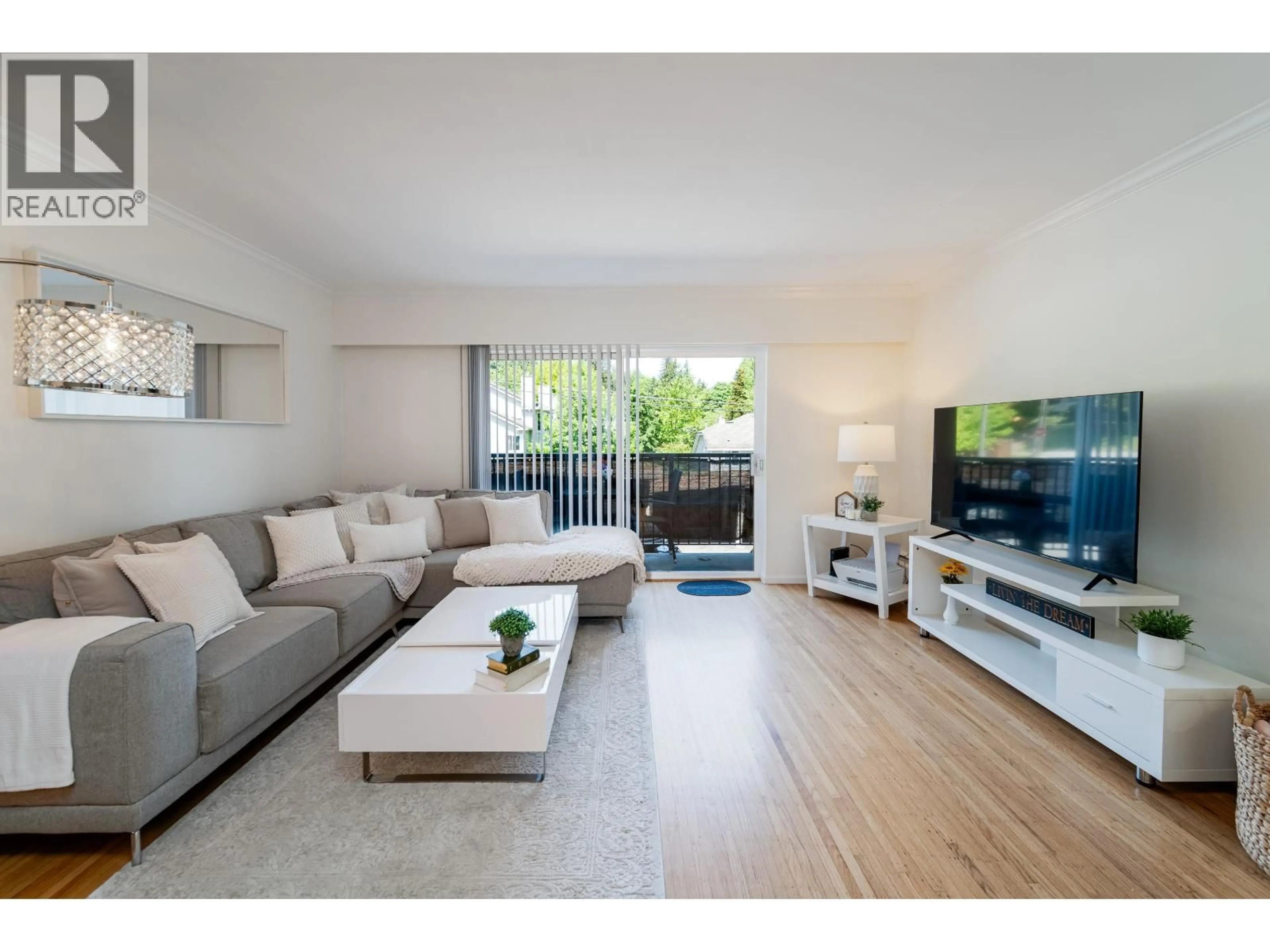 Living room with furniture, wood/laminate floor for 52 - 2002 JOHNS STREET, Port Moody British Columbia V4H2A2