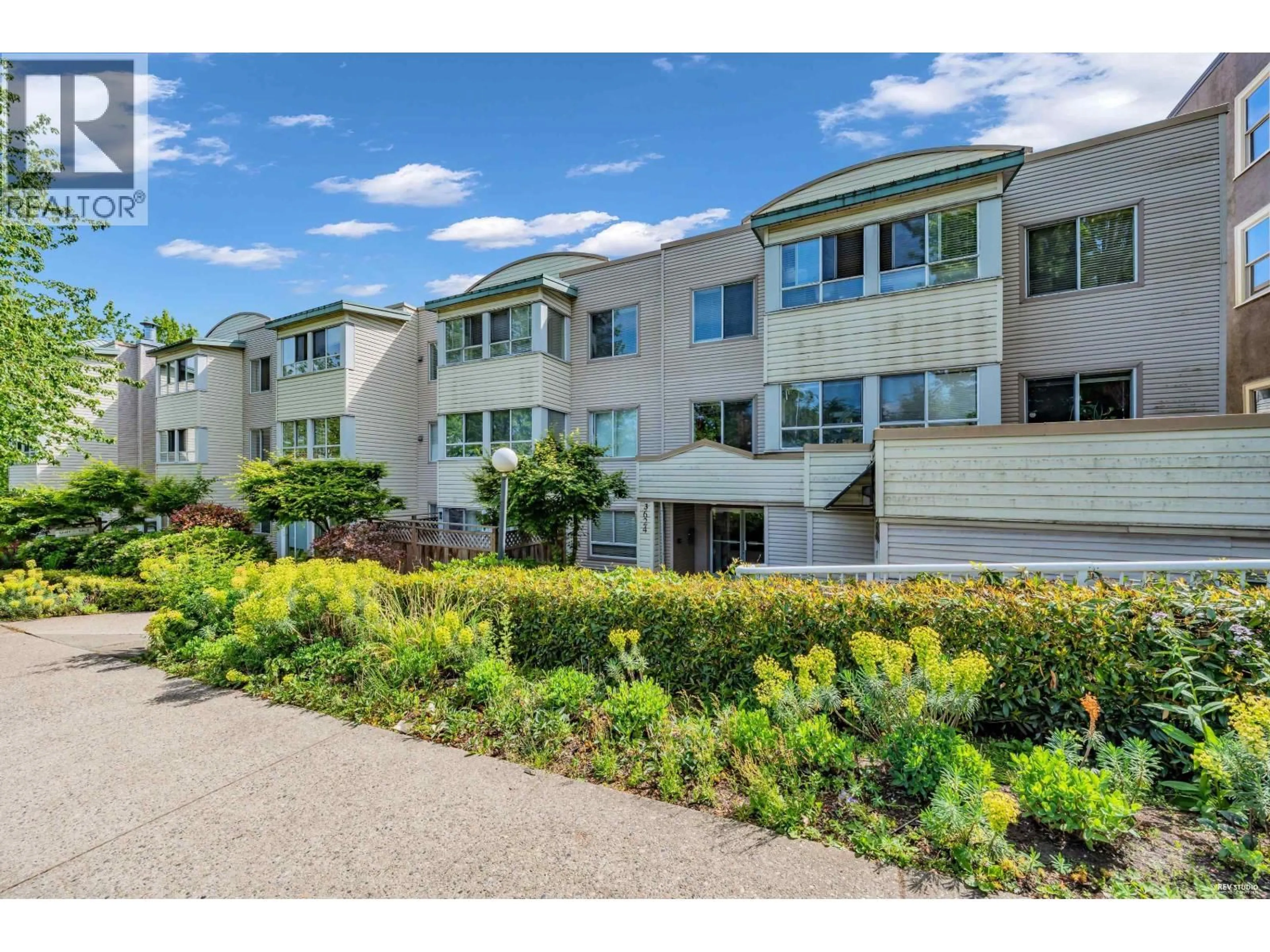 A pic from outside/outdoor area/front of a property/back of a property/a pic from drone, unknown for 202 - 3624 FRASER STREET, Vancouver British Columbia V5V4C8