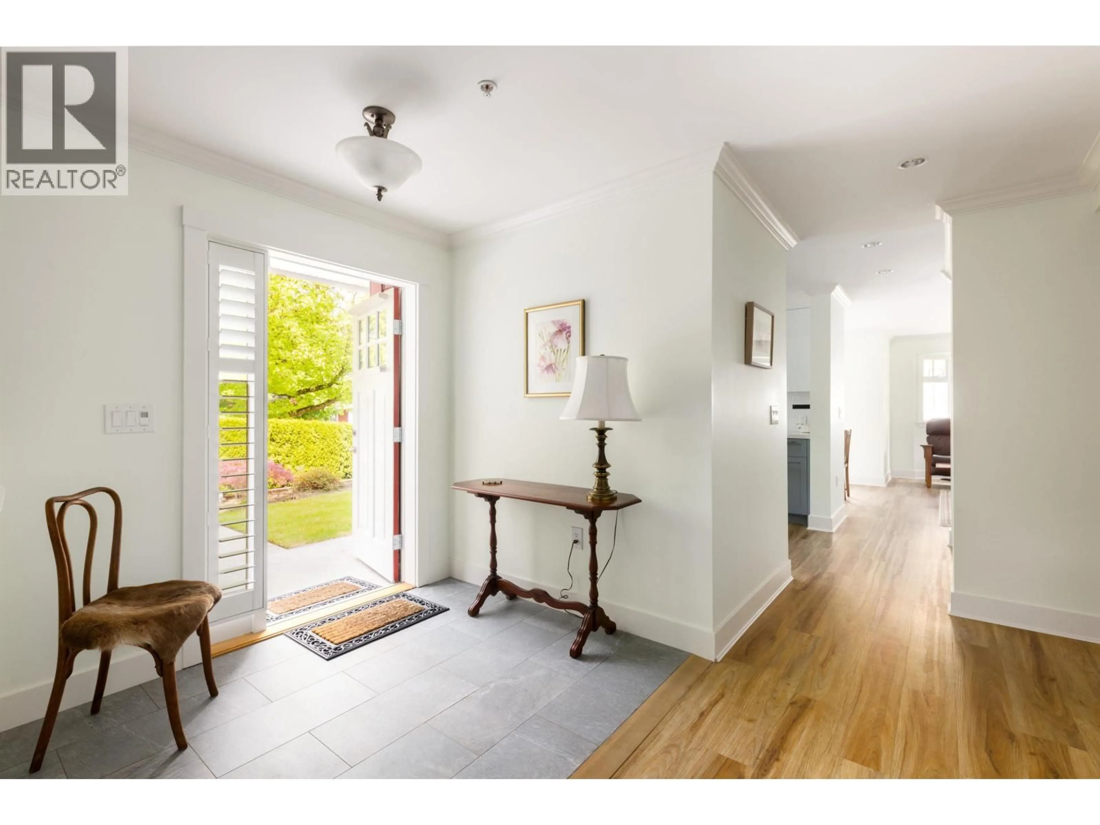 Indoor entryway for 4490 8TH AVENUE, Vancouver British Columbia V6R2A2