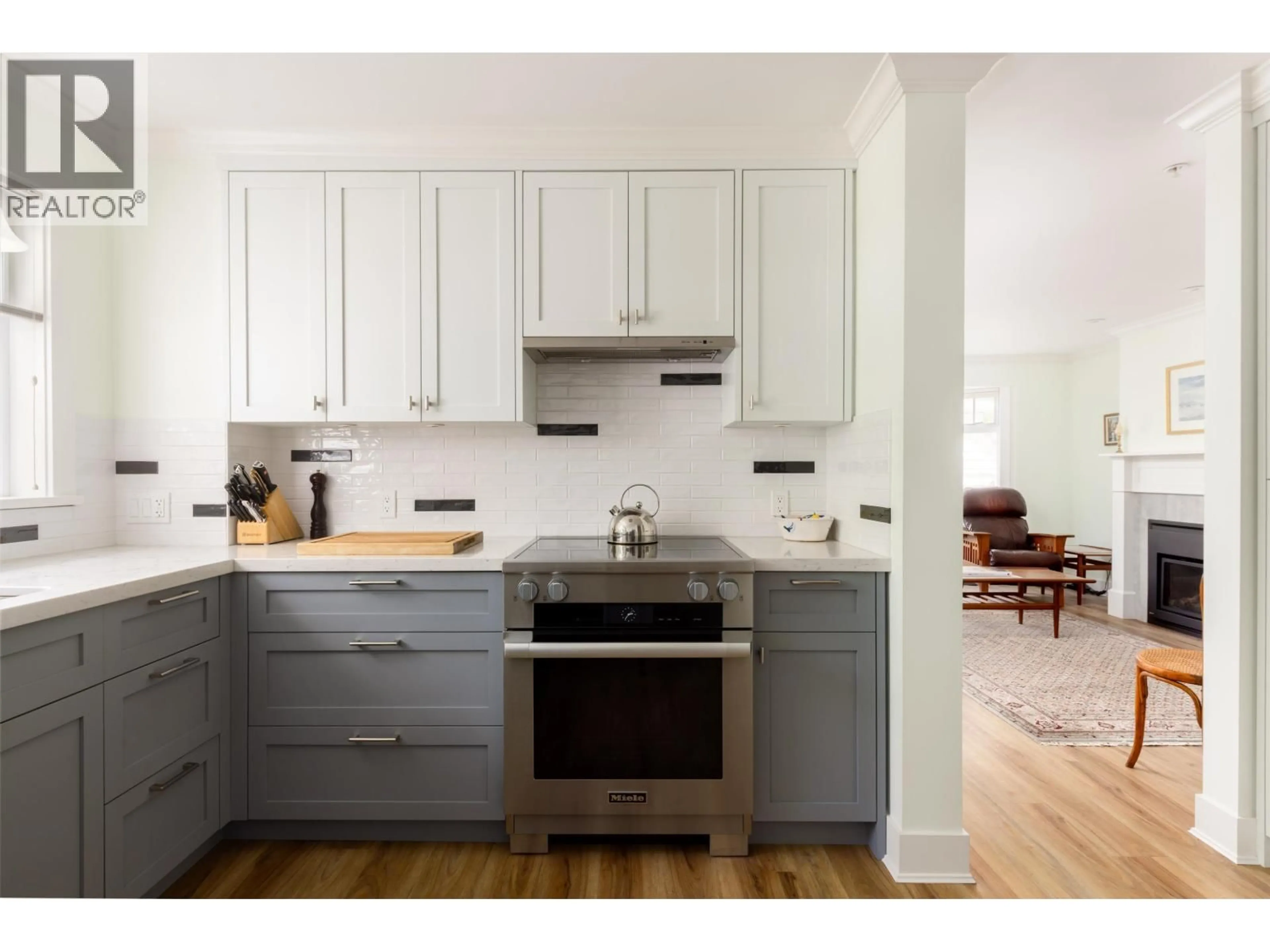Unknown for 4490 8TH AVENUE, Vancouver British Columbia V6R2A2