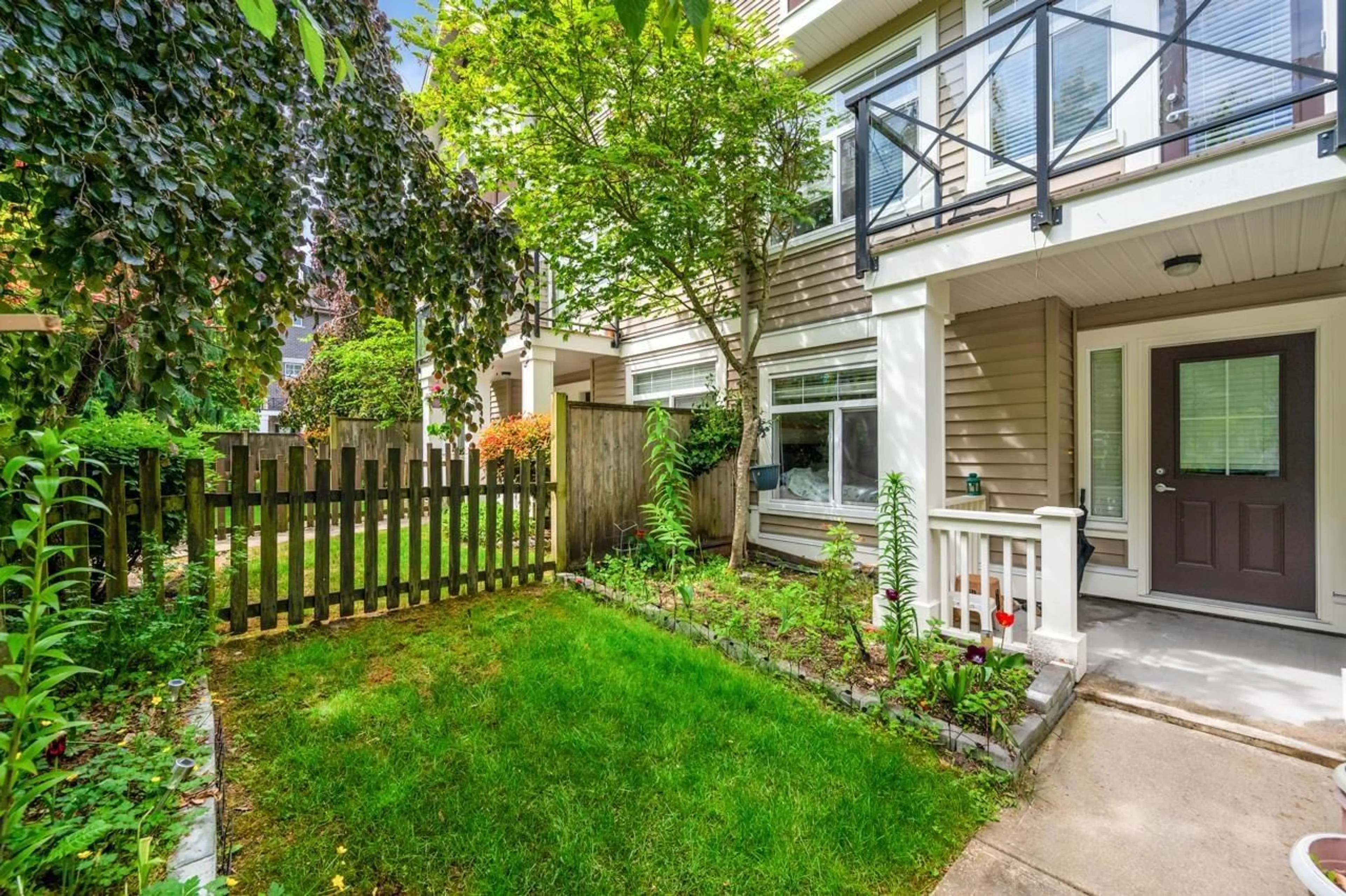 Patio, street for 16 - 14377 60 AVENUE, Surrey British Columbia V3X0E2