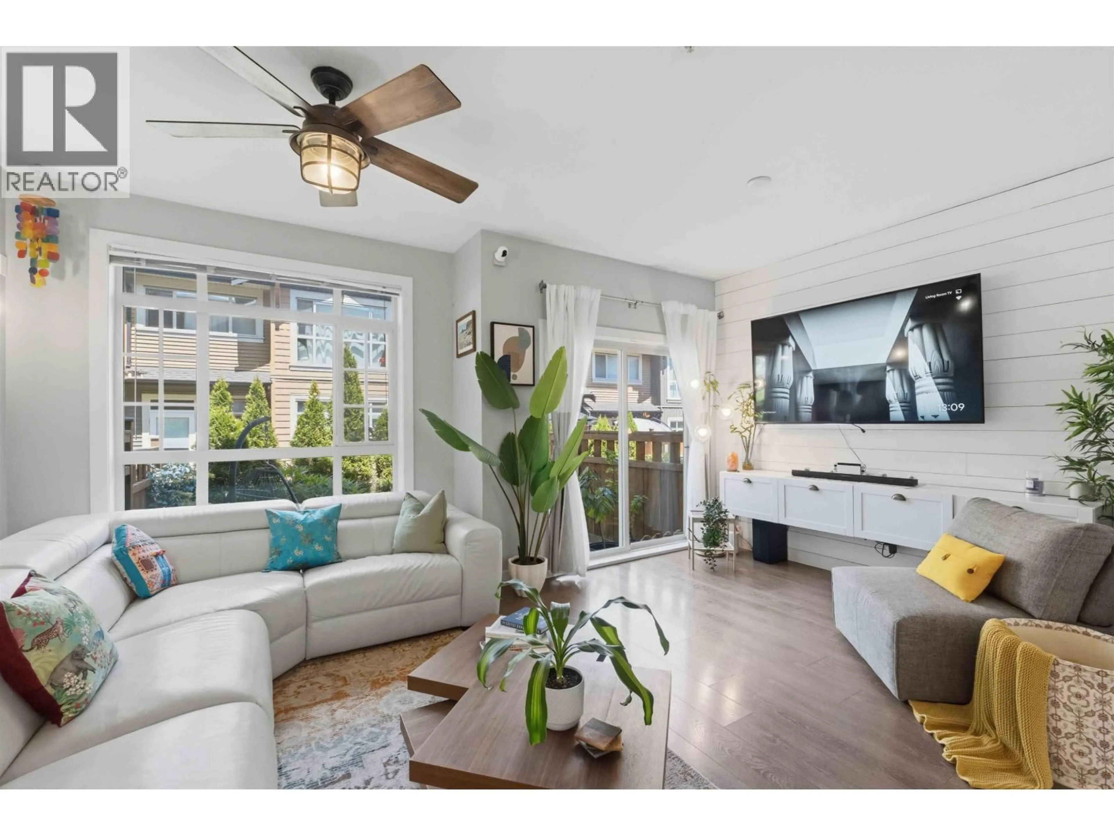 Living room with furniture, unknown for 64 - 11305 240 STREET, Maple Ridge British Columbia V2W0J1
